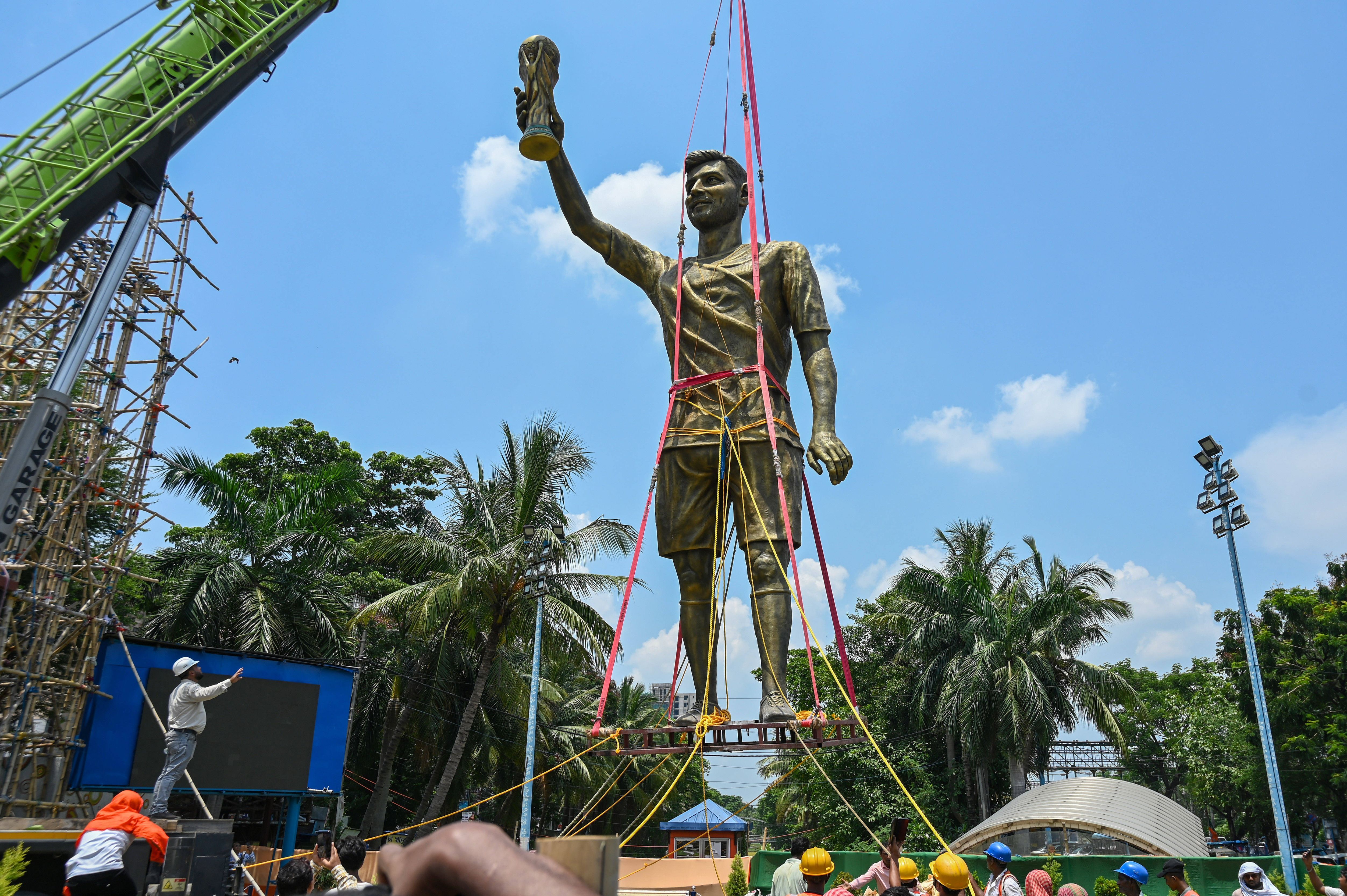 Messi statue