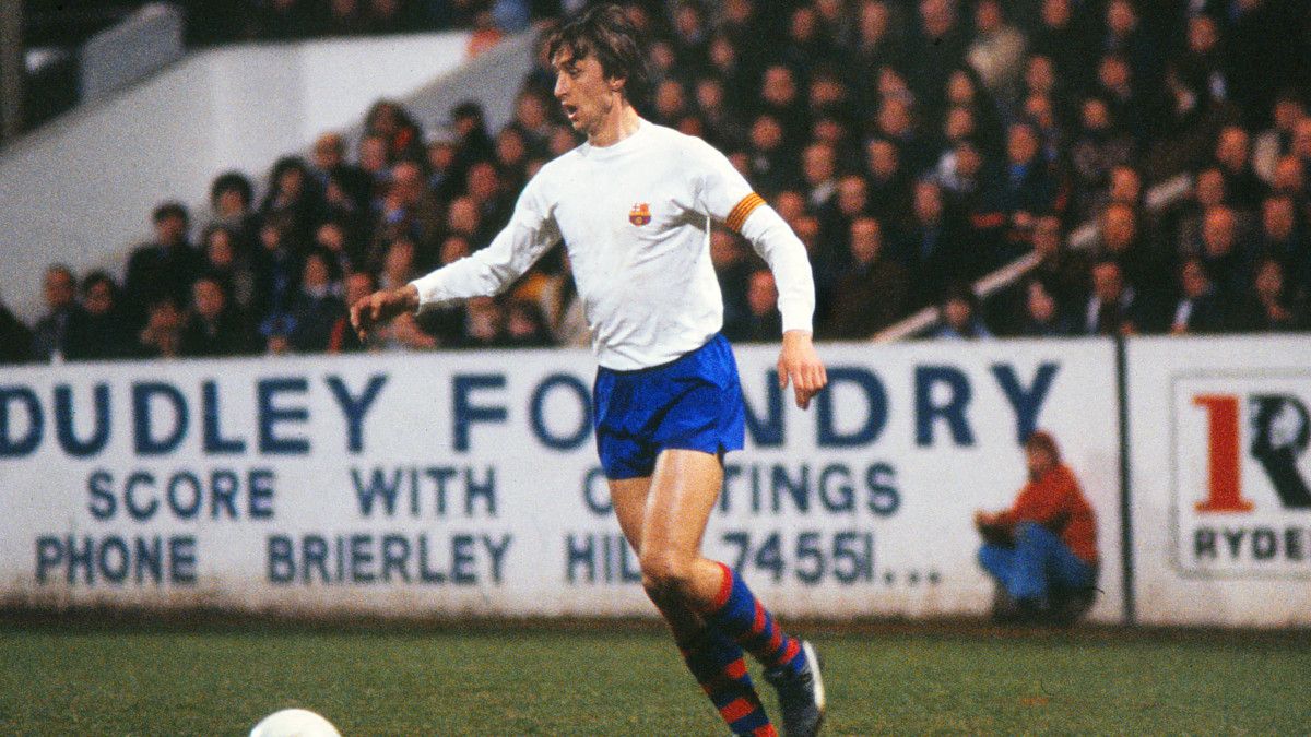 Das Vorbild des neuen Auswärtstrikots getragen von Johan Cruyff im UEFA Cup-Viertelfinale 1978 gegen Aston Villa.