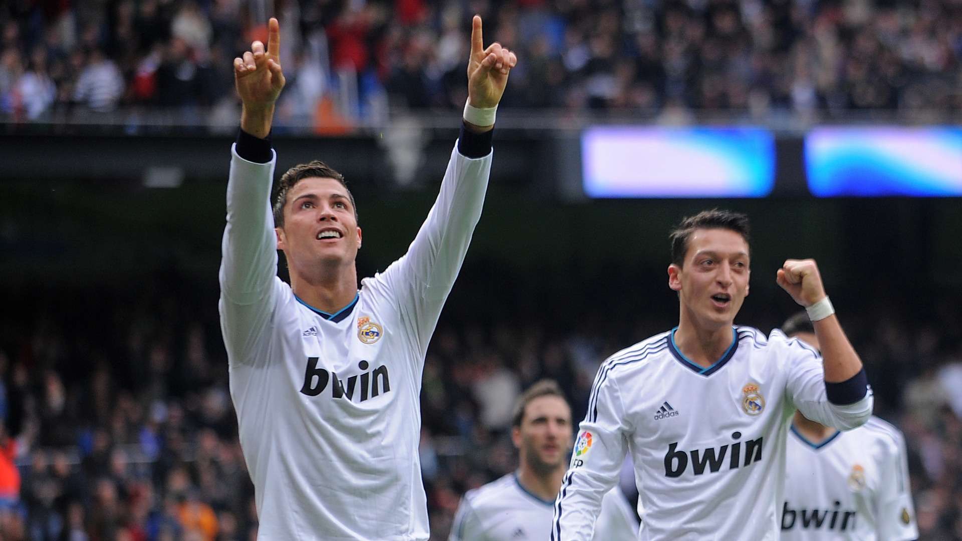 Cristiano Ronaldo & Mesut Ozil