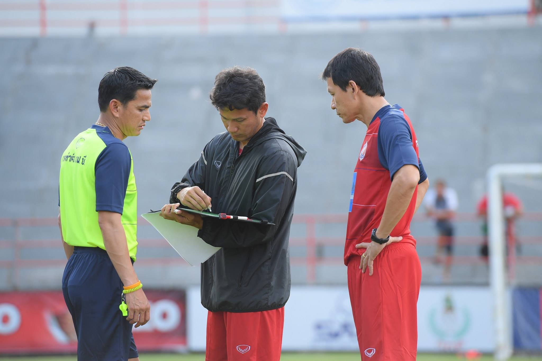 เกียรติศักดิ์ เสนาเมือง, ใกล้รุ่ง ตรีจักรสังข์, วรชัย สุรินทร์ศิริรัฐ