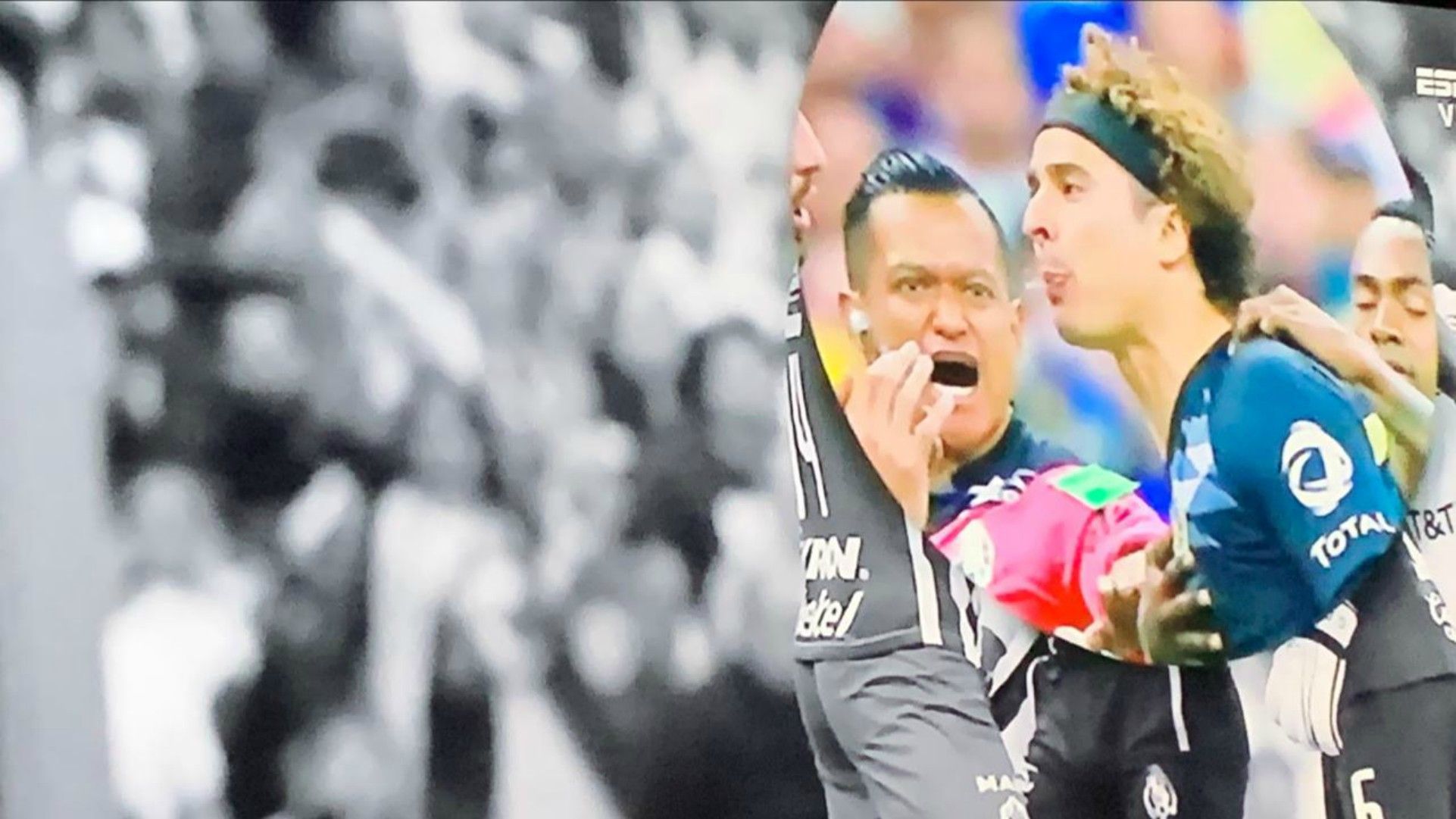 Memo Ochoa Pollo Briseño América Chivas