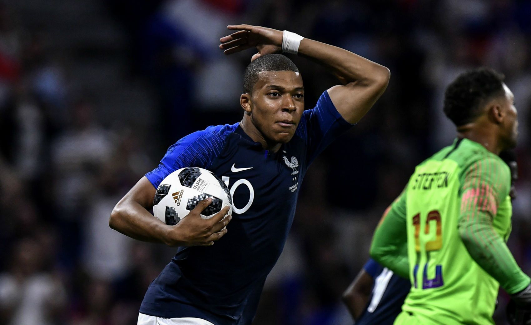 2018-06-09-mbappe-france