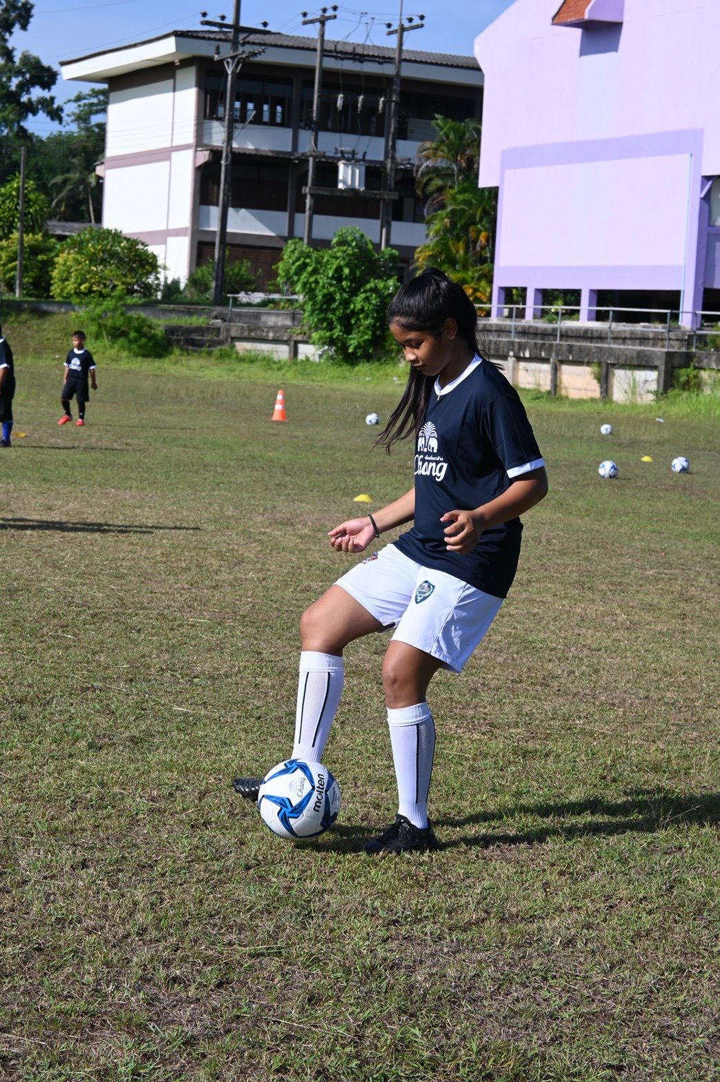“ช้าง ฟุตบอล คอมมูนิตี้” แม่โมกข์ เอฟซี จ.สุราษฎร์ธานี