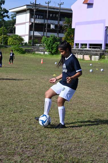 “ช้าง ฟุตบอล คอมมูนิตี้” แม่โมกข์ เอฟซี จ.สุราษฎร์ธานี
