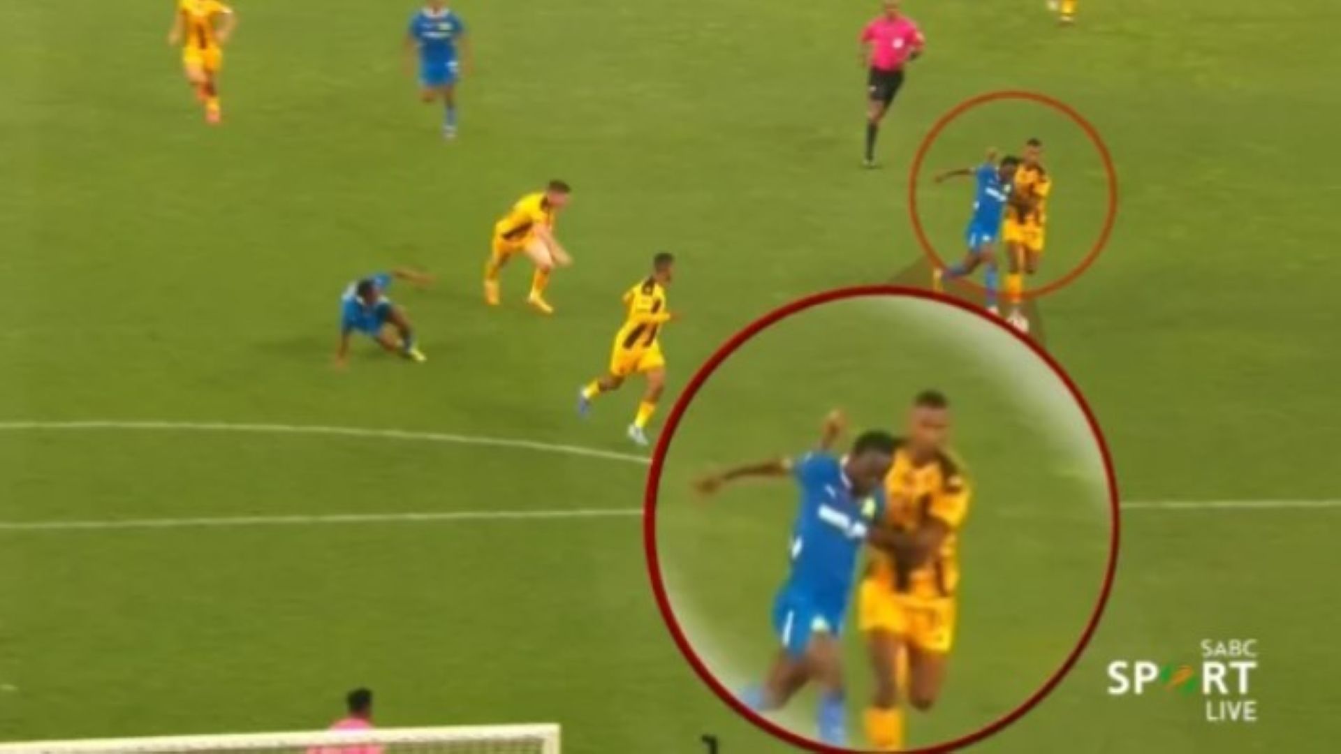 Kaizer Chiefs vs Mamelodi Sundowns: No penalty, offside goal & incorrect  Inacio sending off? Former Fifa referee responds to Amakhosi fans |  Goal.com South Africa