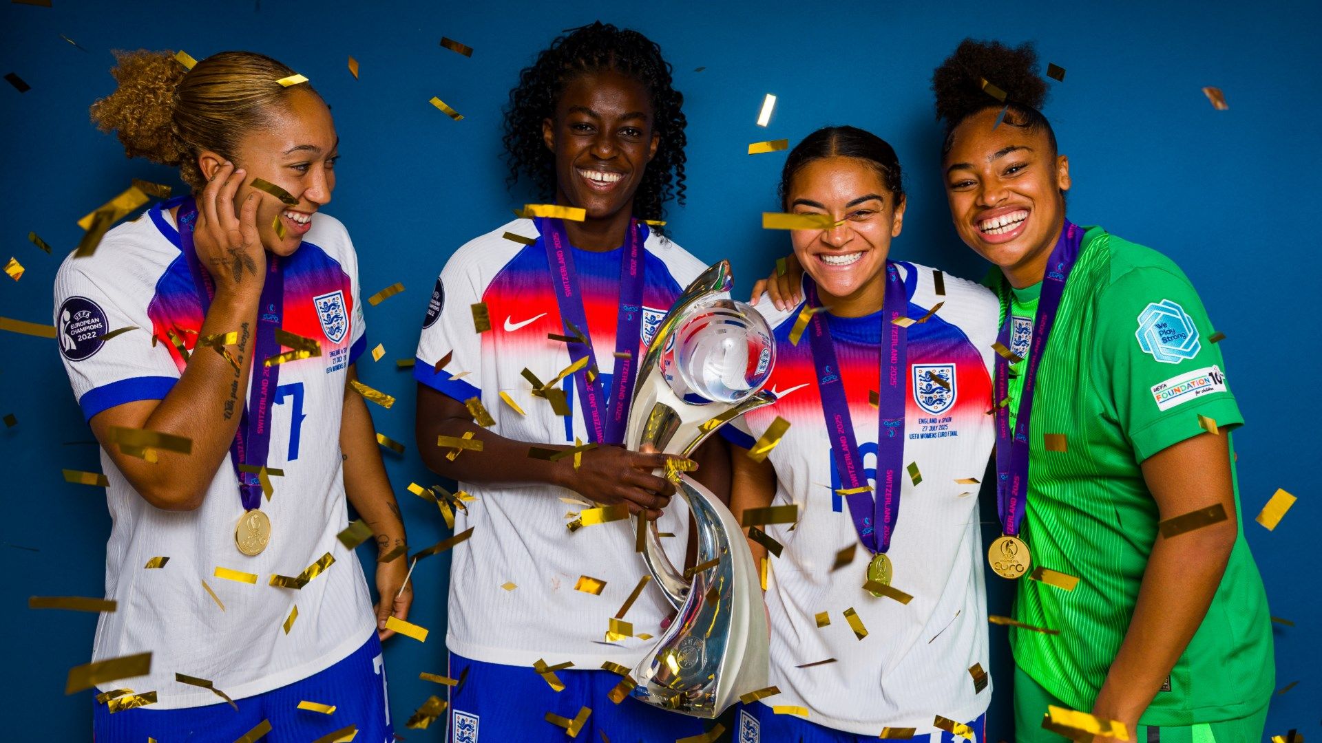 Lauren James Michelle Agyemang Jess Carter Khiara Keating England Euro 2025 trophy