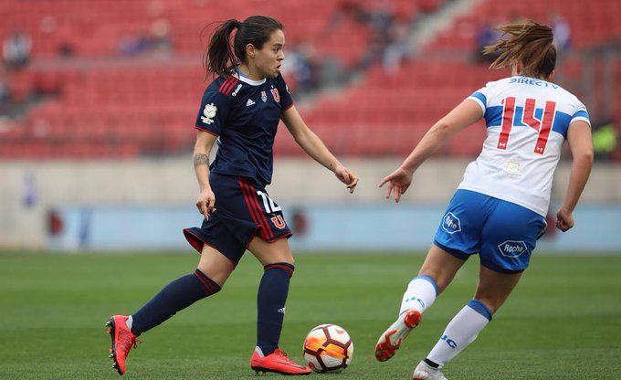 Clásico universitario femenino