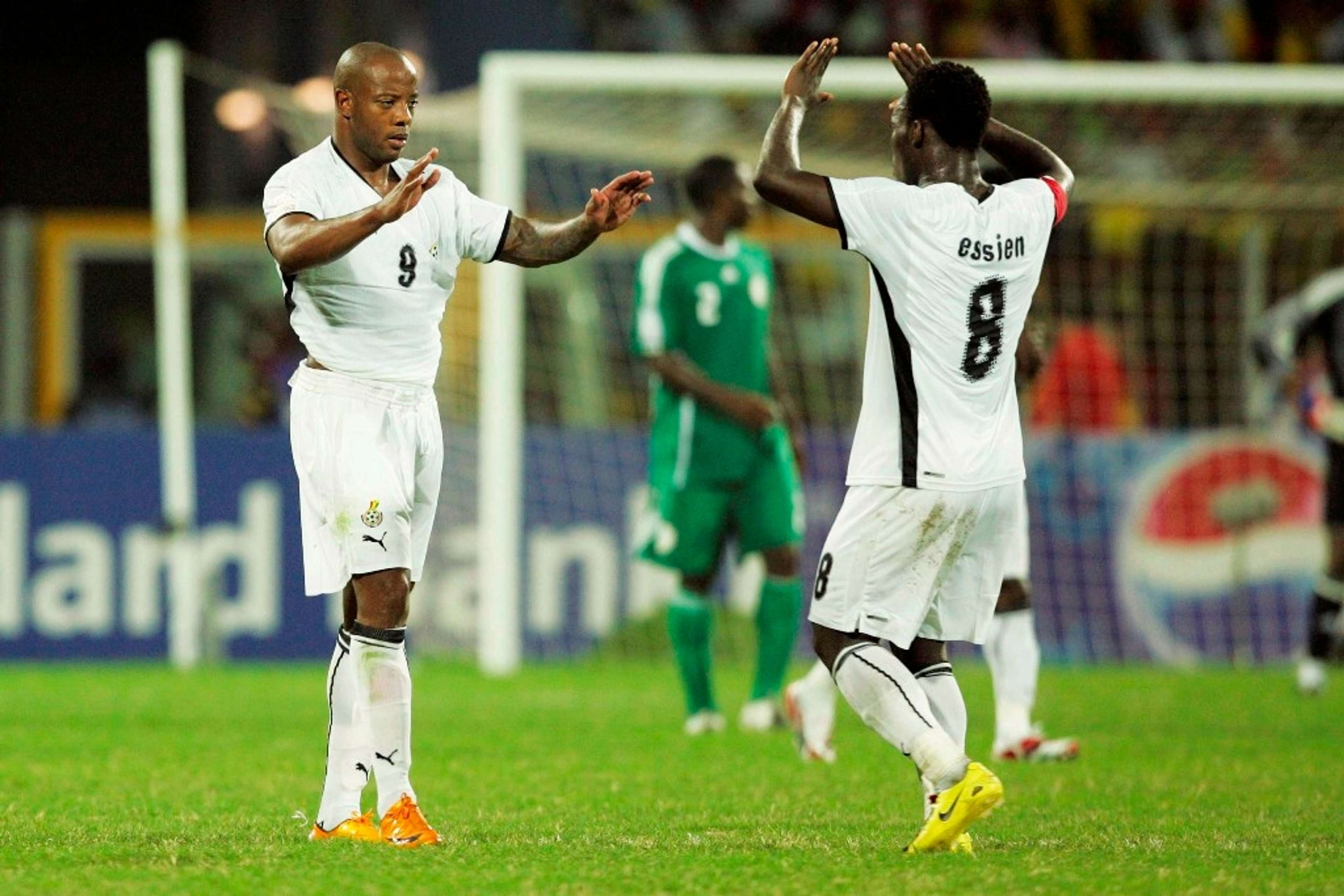 Michael Essien and Junior Agogo Afcon 2008