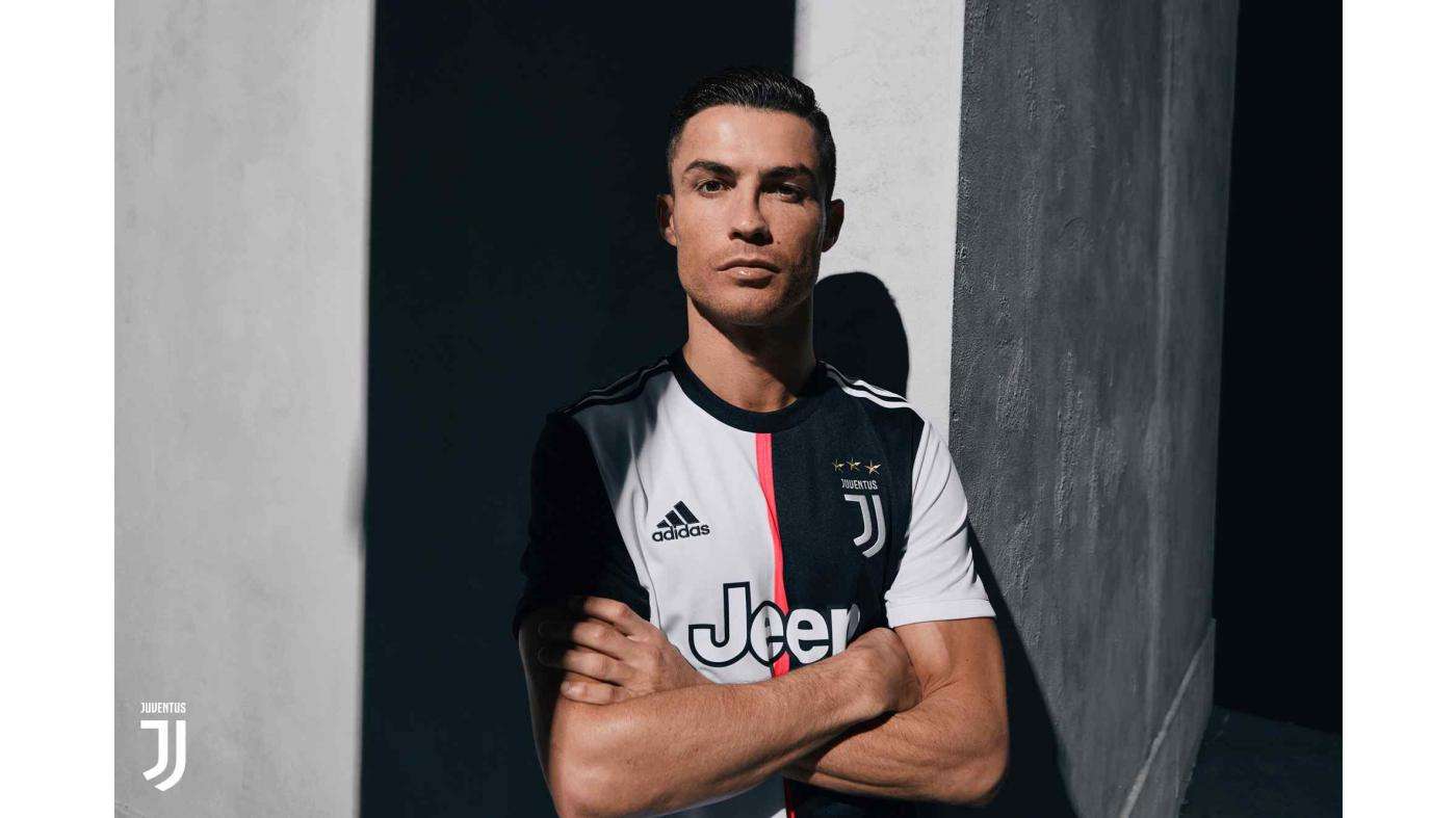 Cristiano Ronaldo con la nueva indumentaria de la Juventus