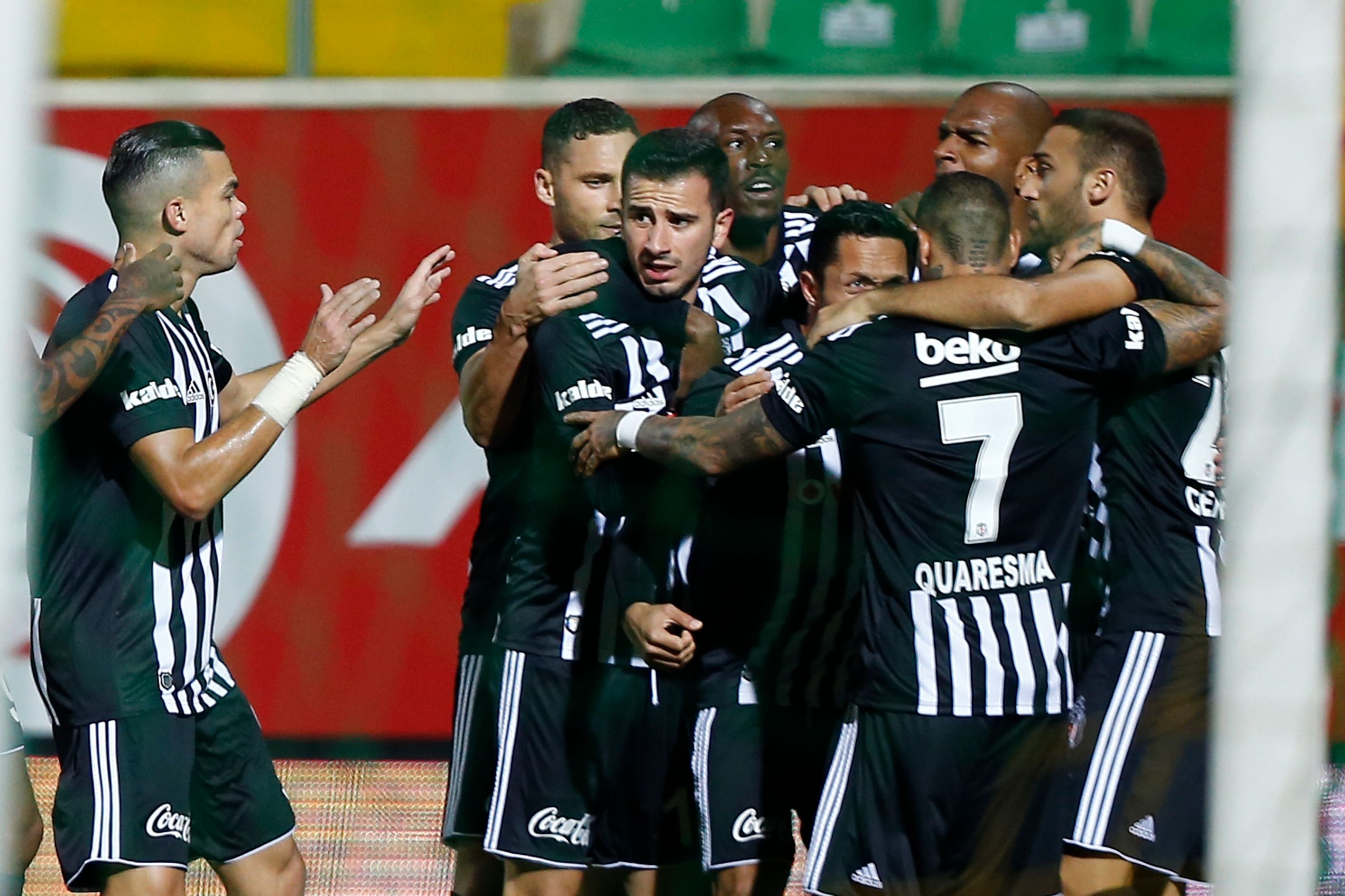 Besiktas goal celebration vs Alanyaspor 10282017