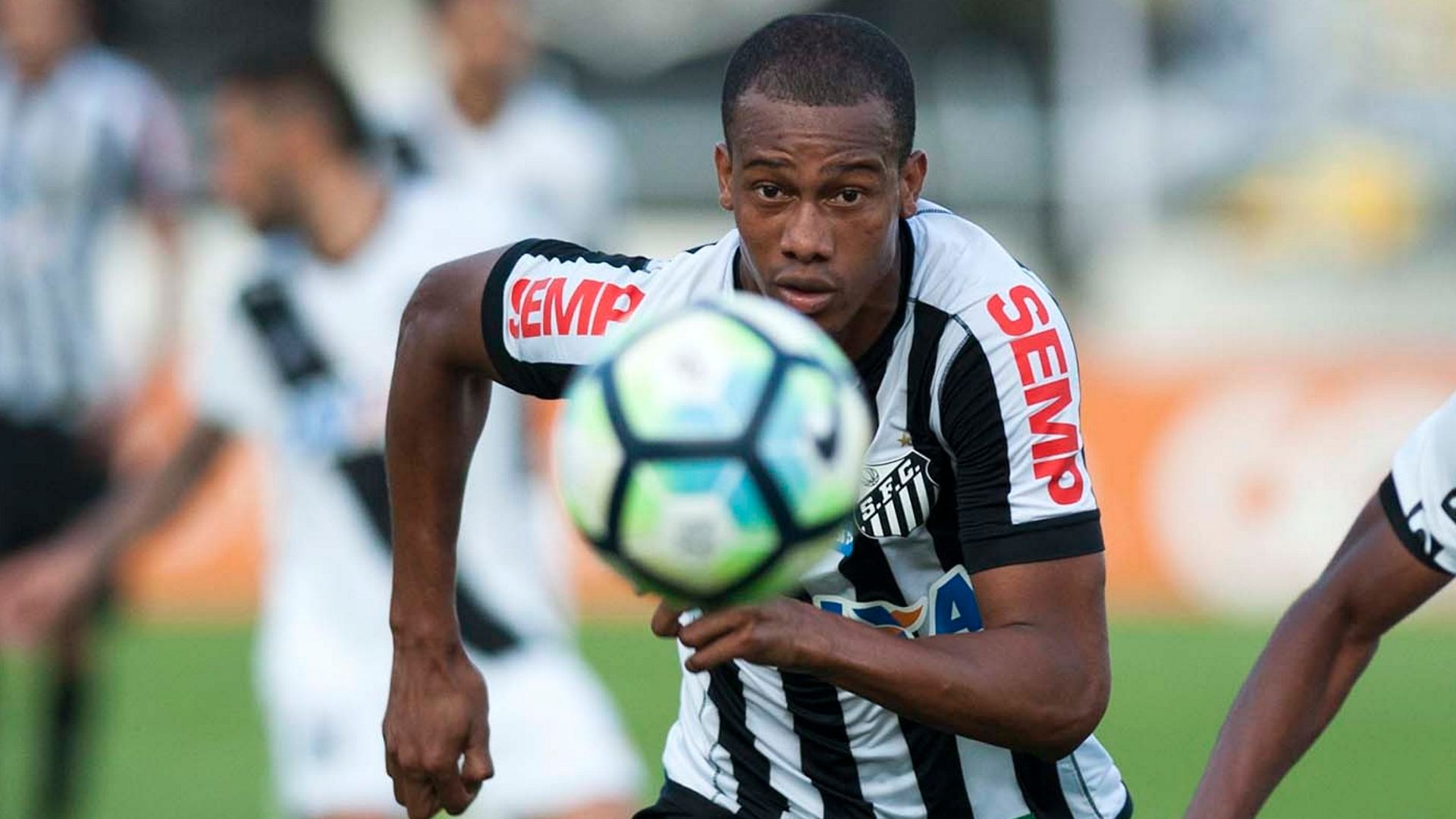 Jonathan Copete Santos Ponte Preta Brasileirao Serie A 12102017