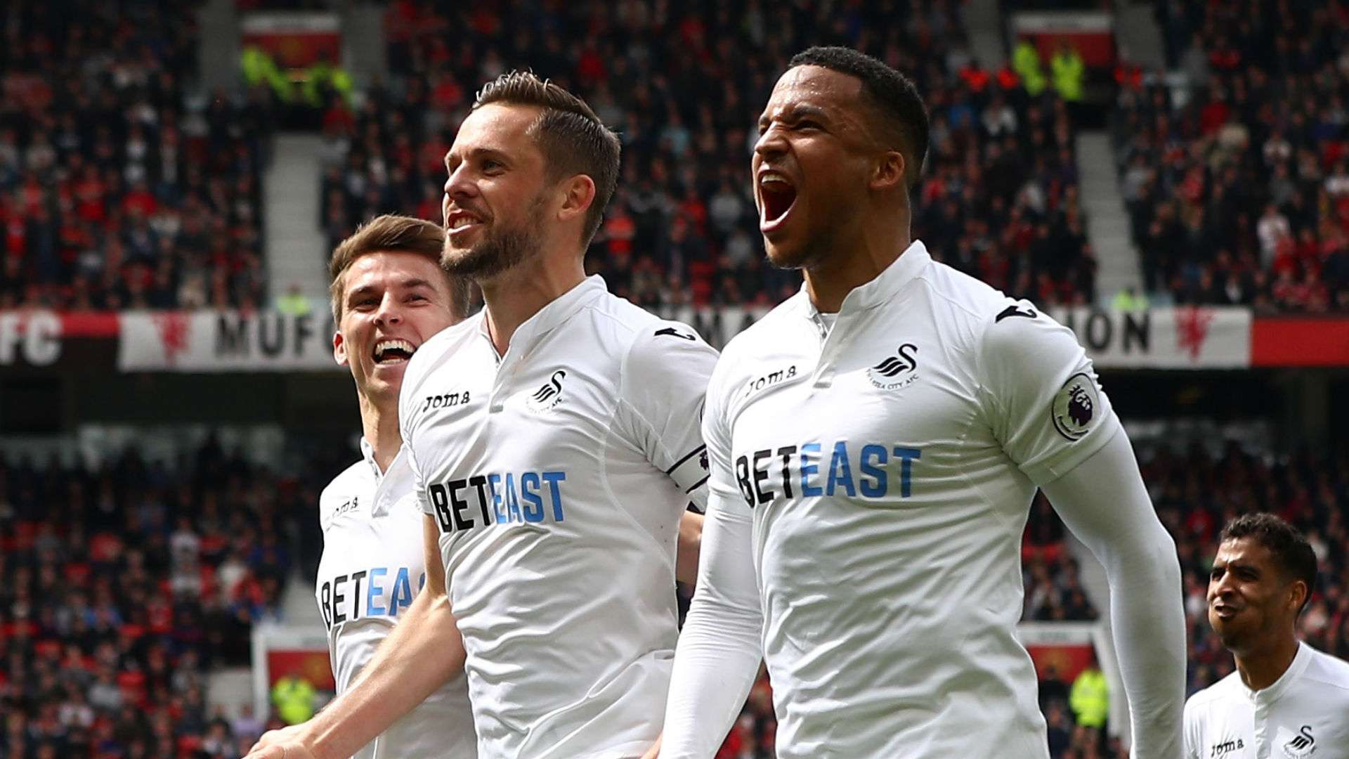 Gylfi Sigurdsson Martin Olsson Swansea