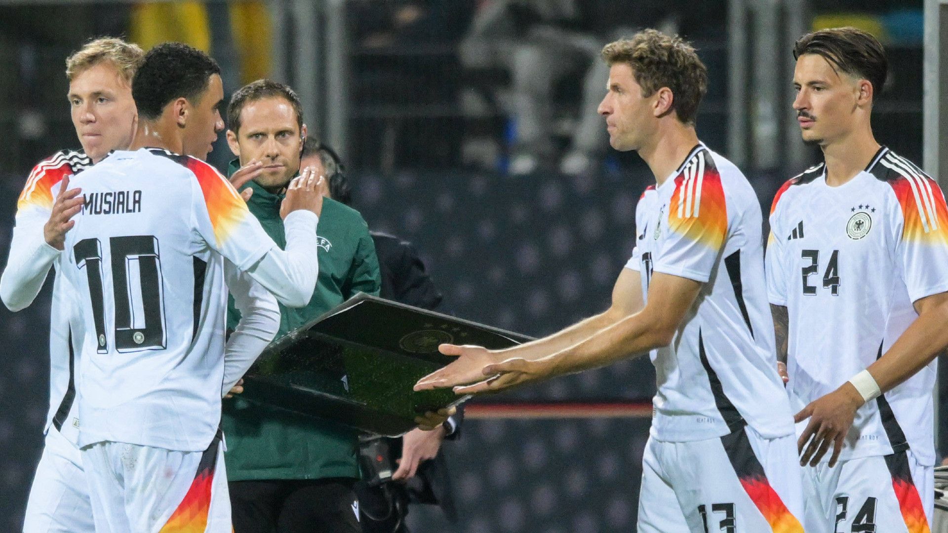 GERMANY ONLY: JAMAL MUSIALA THOMAS MÜLLER