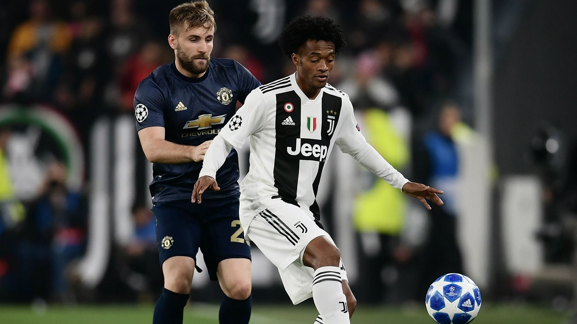Juan Cuadraro Shaw Juventus Manchester United Champions League