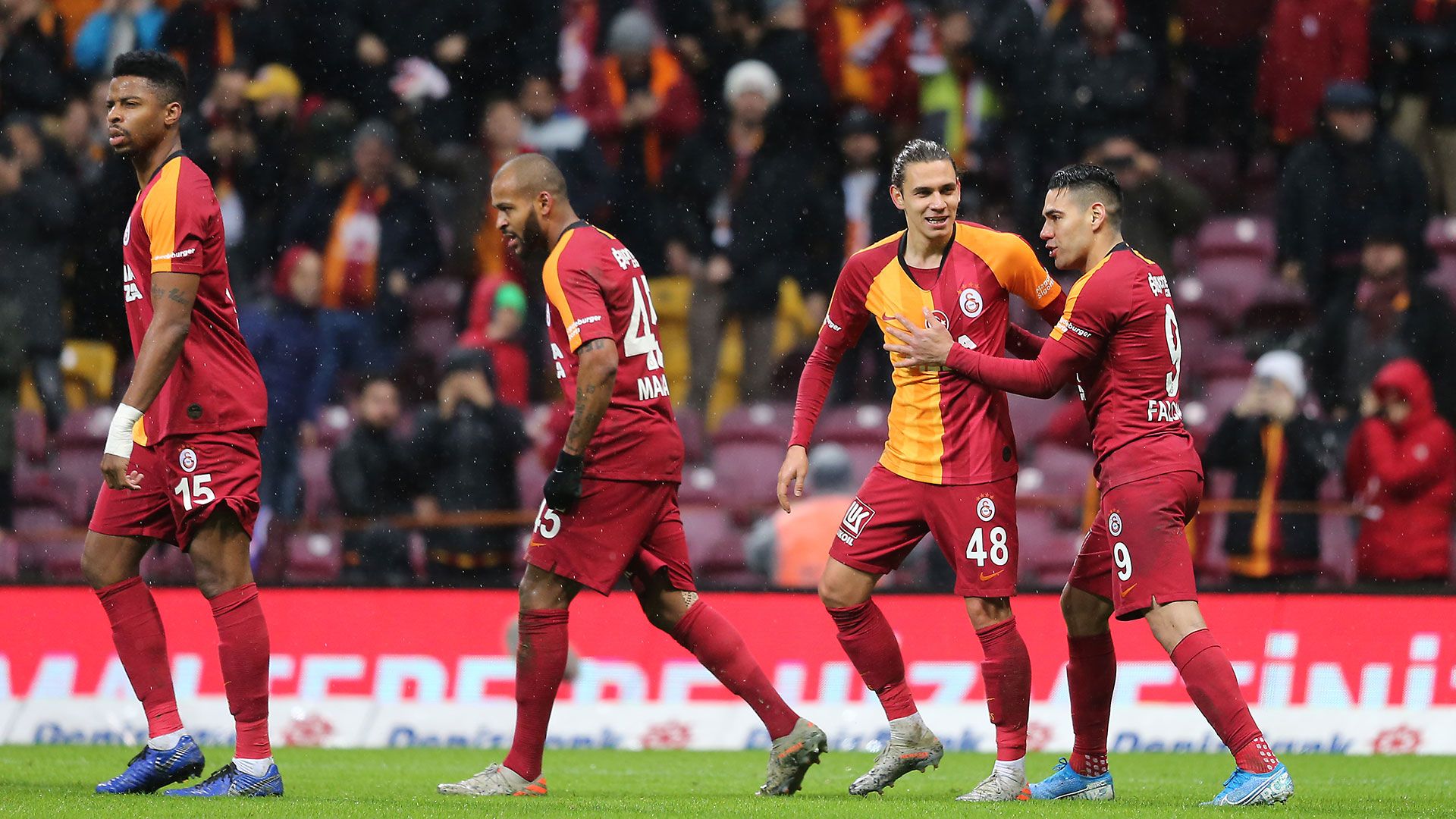 Galatasaray Antalyaspor Goal Celebration 12282019