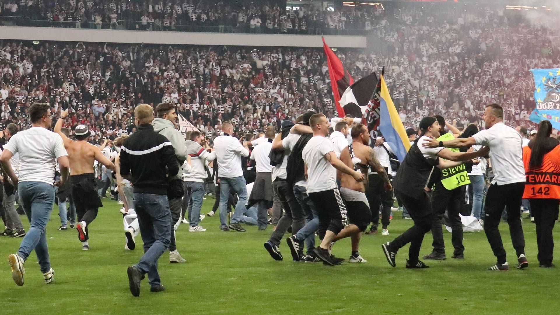 GER ONLY Frankfurt fans Europa League 050522