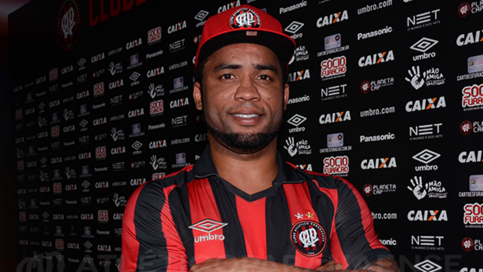 Carlos Alberto - Atlético-PR - 14/01/2017