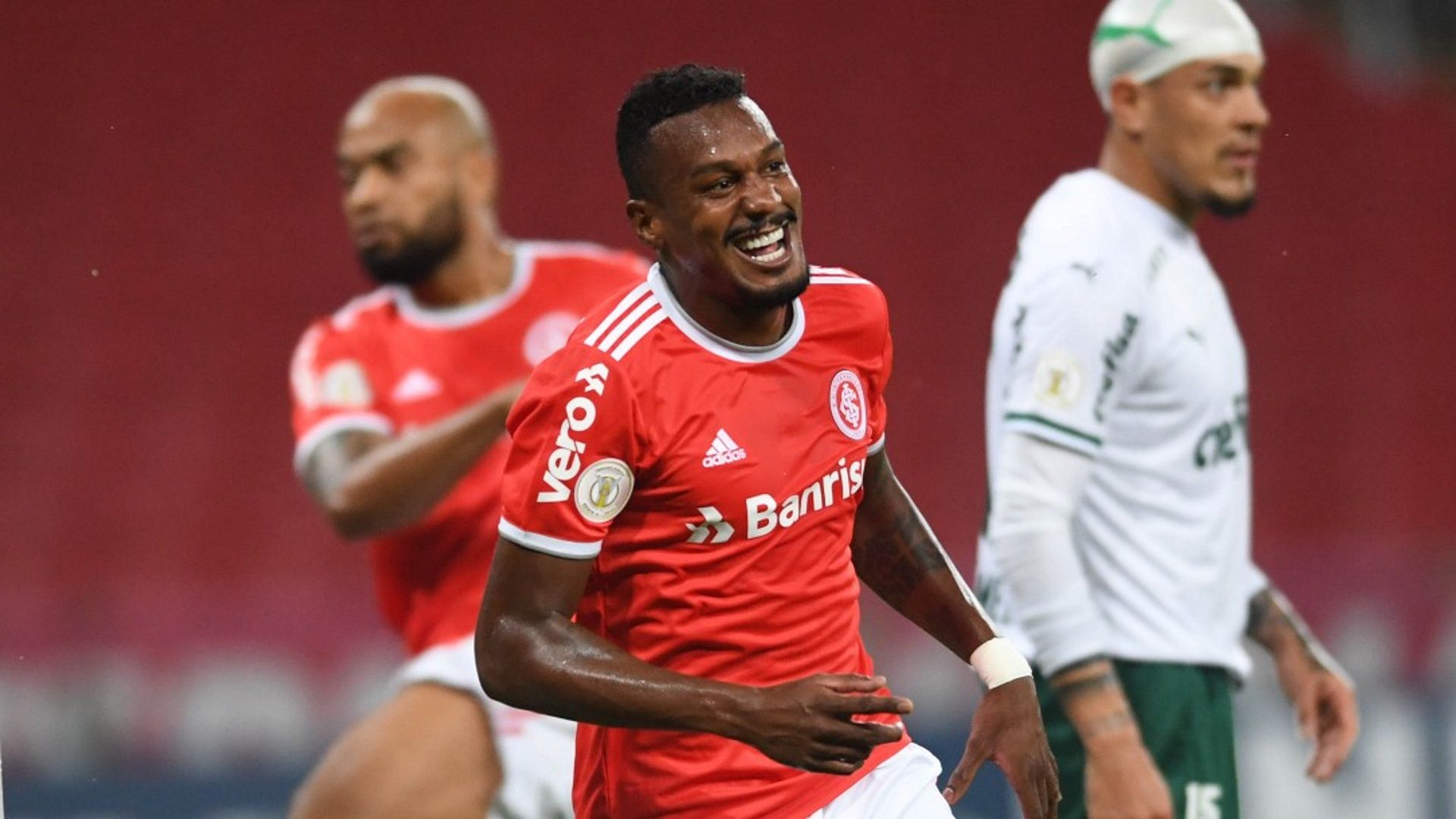 Edenílson Internacional Palmeiras Brasileirão 19 12 2020