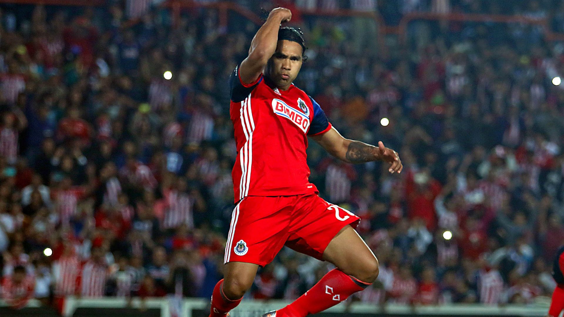 Pachuca vs Chivas 23042016 J15 Liga MX Carlos Gullit Peña