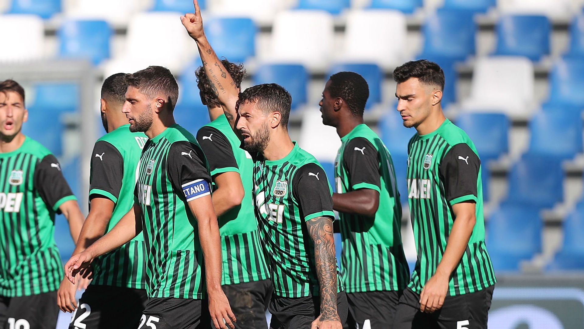 Caputo Sassuolo celebrating Crotone Serie A