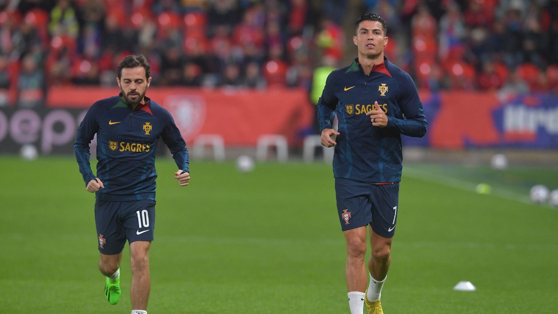 Bernardo Silva Cristiano Ronaldo Portugal 2022-23