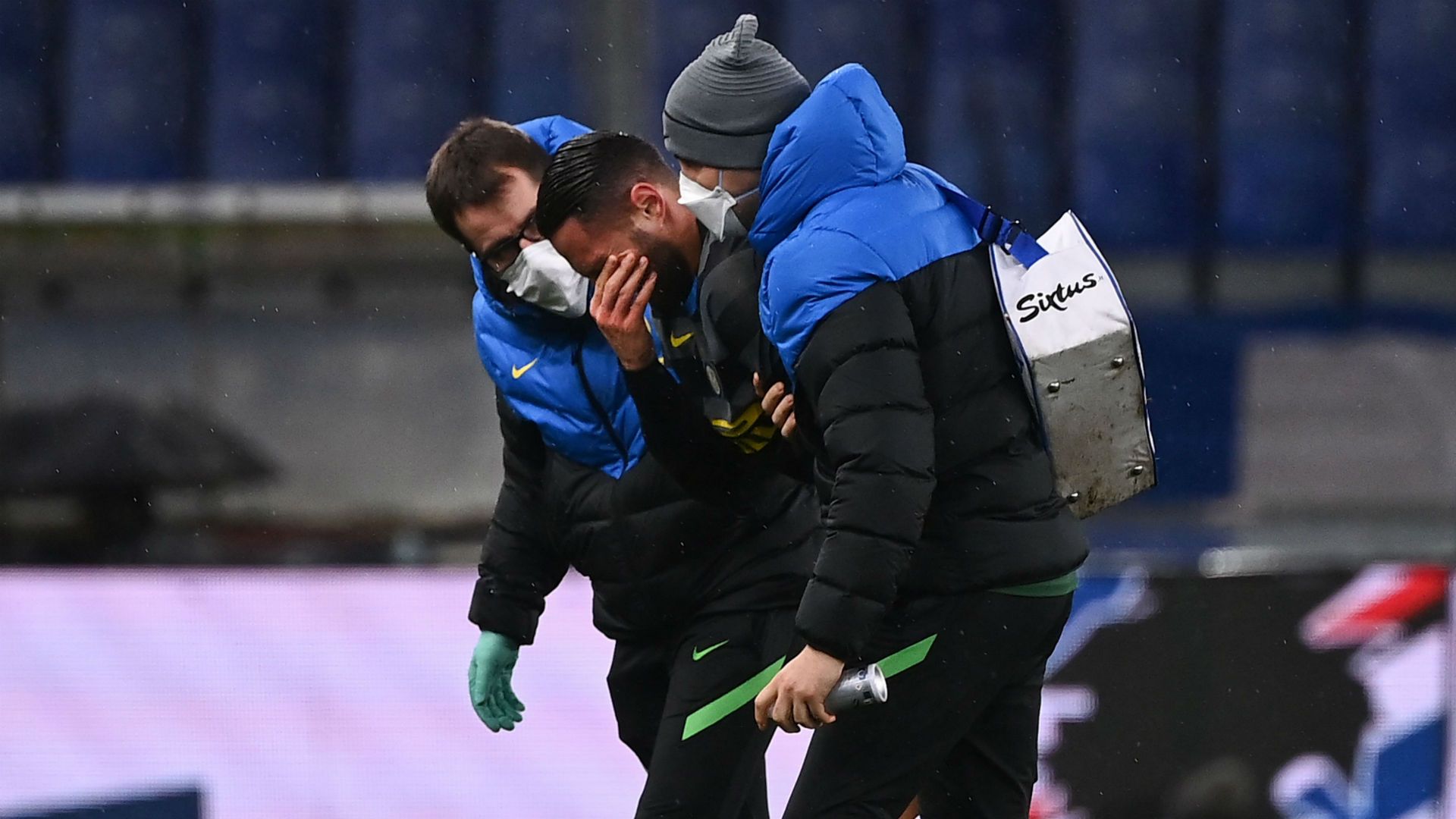 Danilo D'Ambrosio injured Sampdoria Inter 07012021