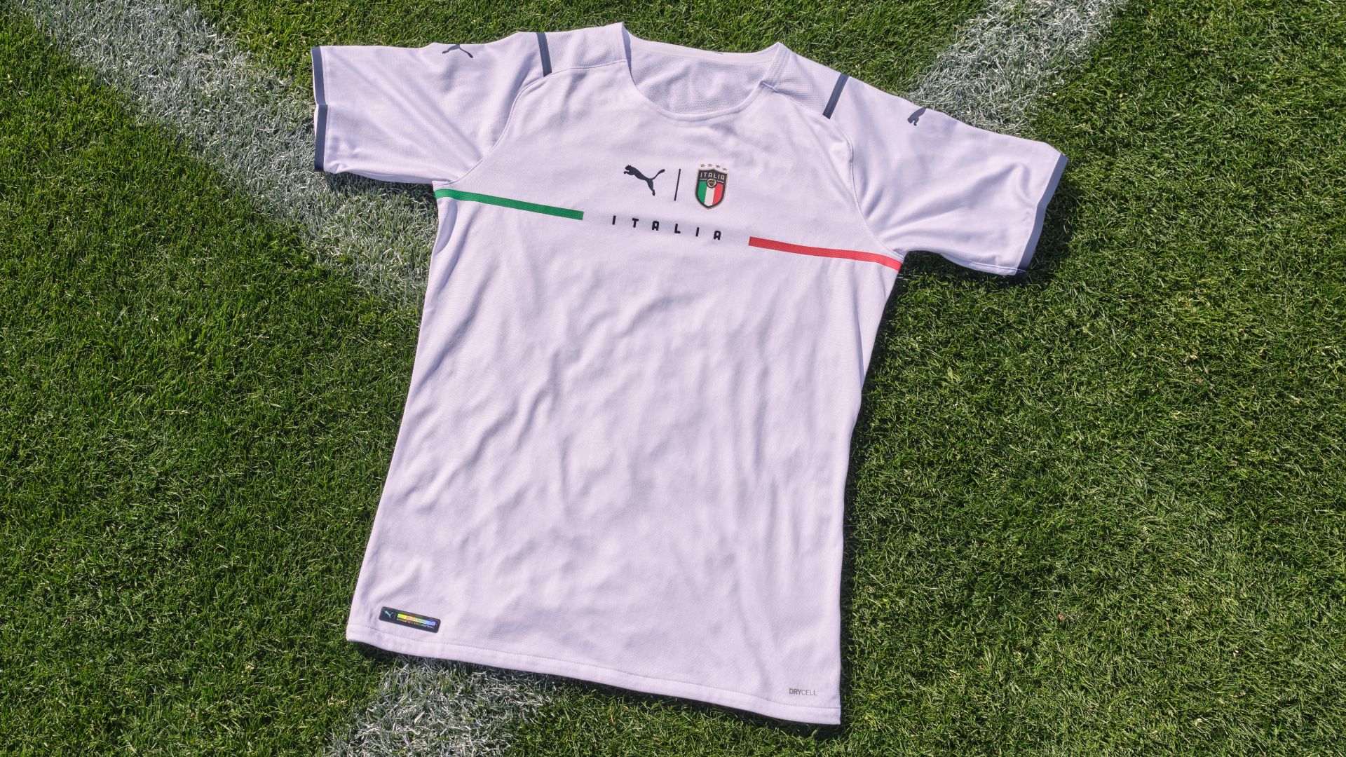 Italy away kit 2021