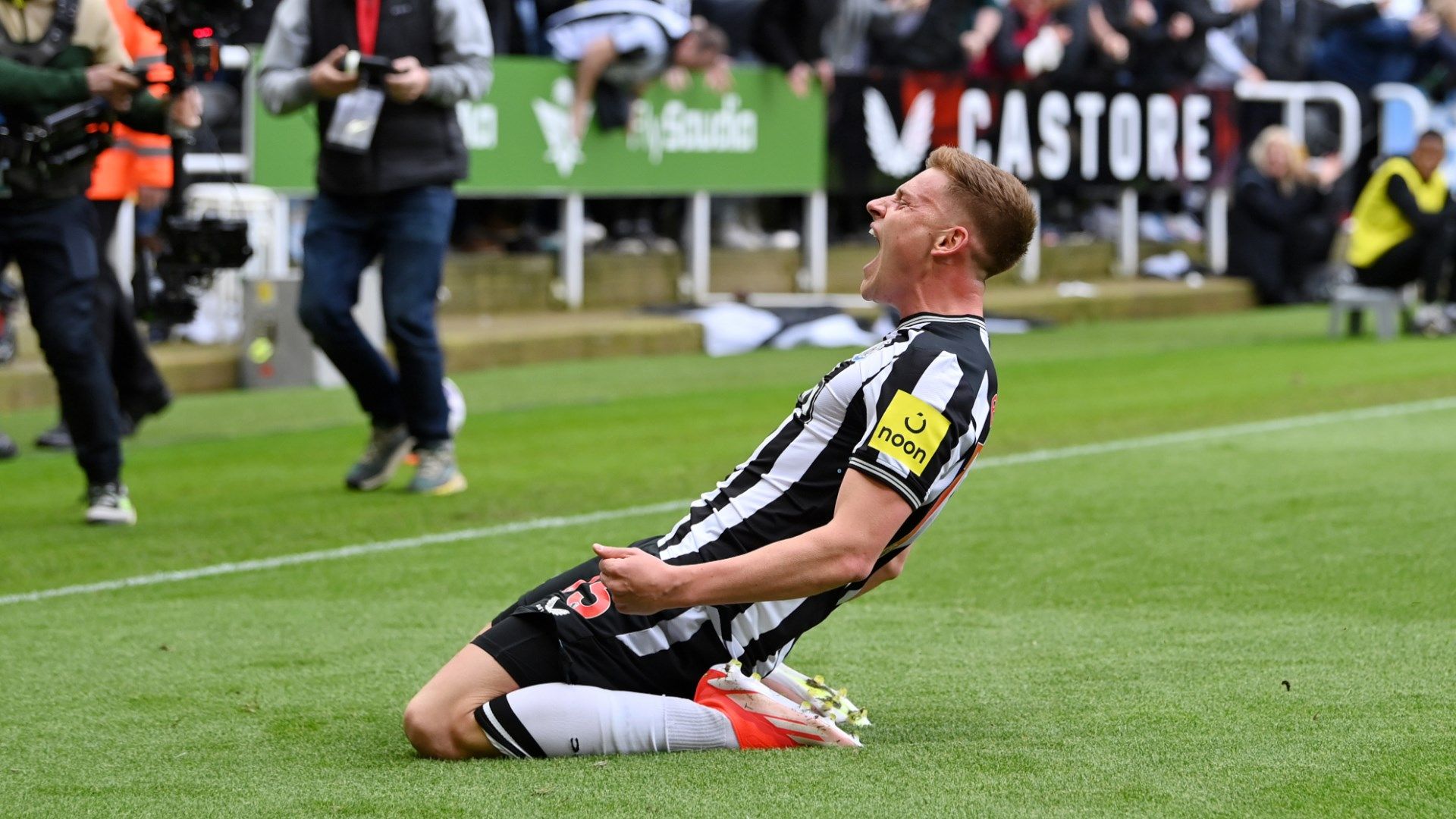 Harvey Barnes Newcastle 2023-24