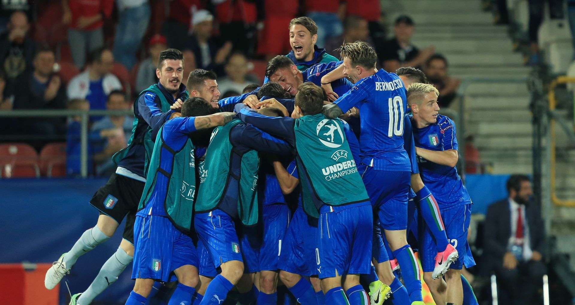 Italian players celebrating Denmark Italy UEFA U21 Championship