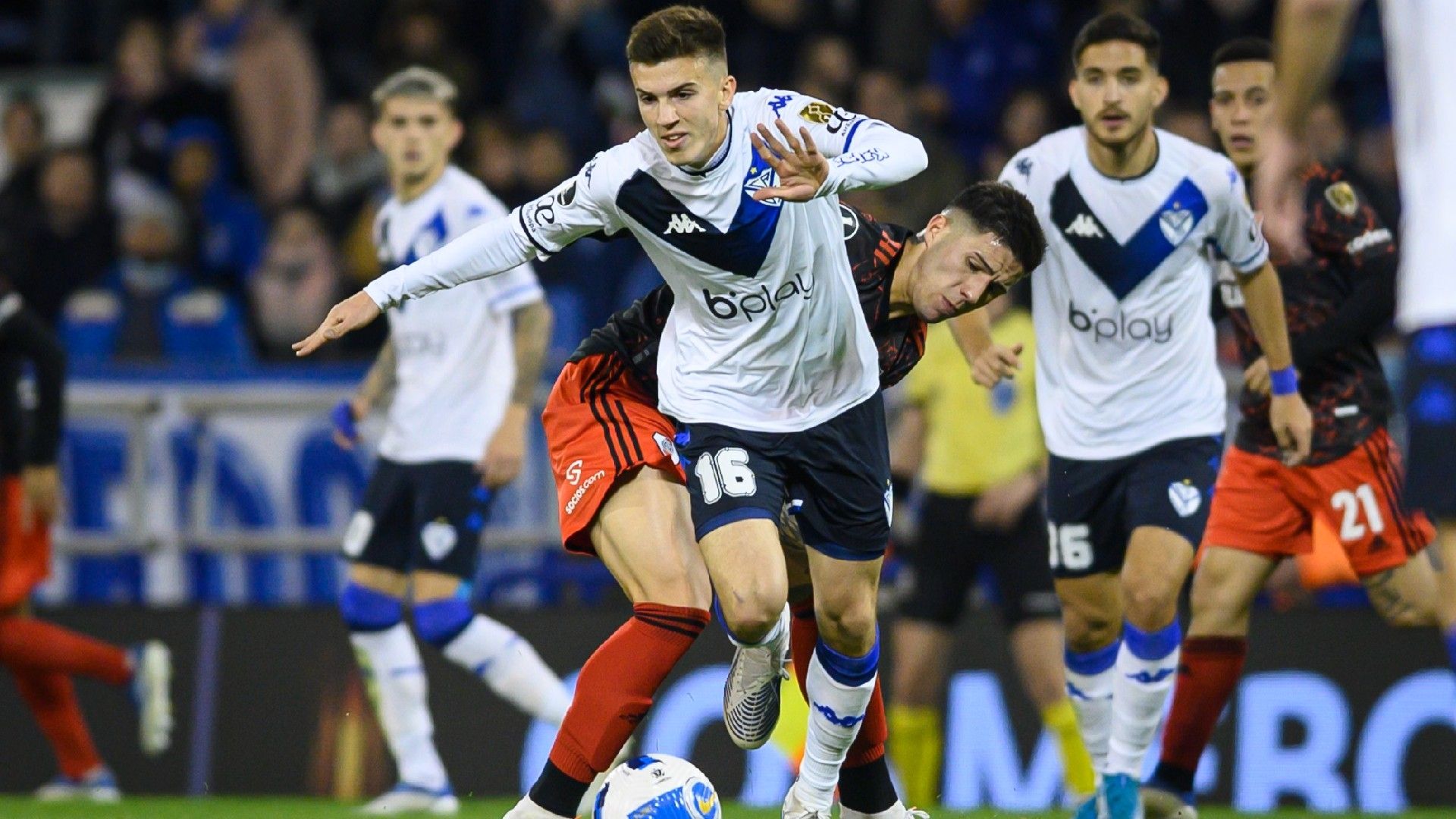 Perrone-Velez-Sarsfield-2022