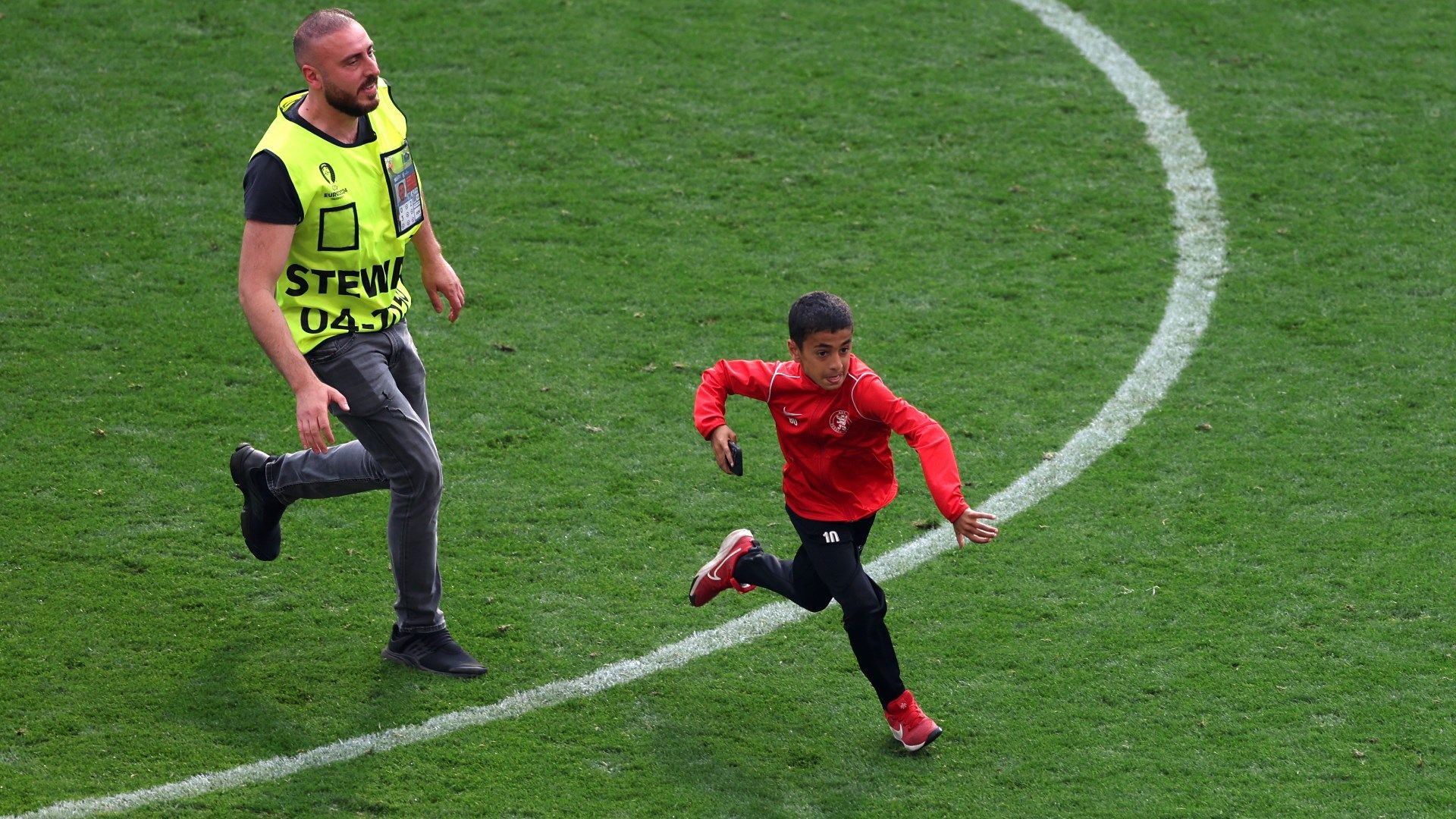 Ronaldo fan Stewart Euro 2024