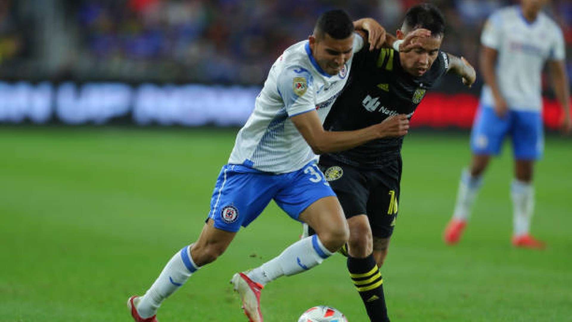 Orbelín Pineda Cruz Azul Columbus Crew