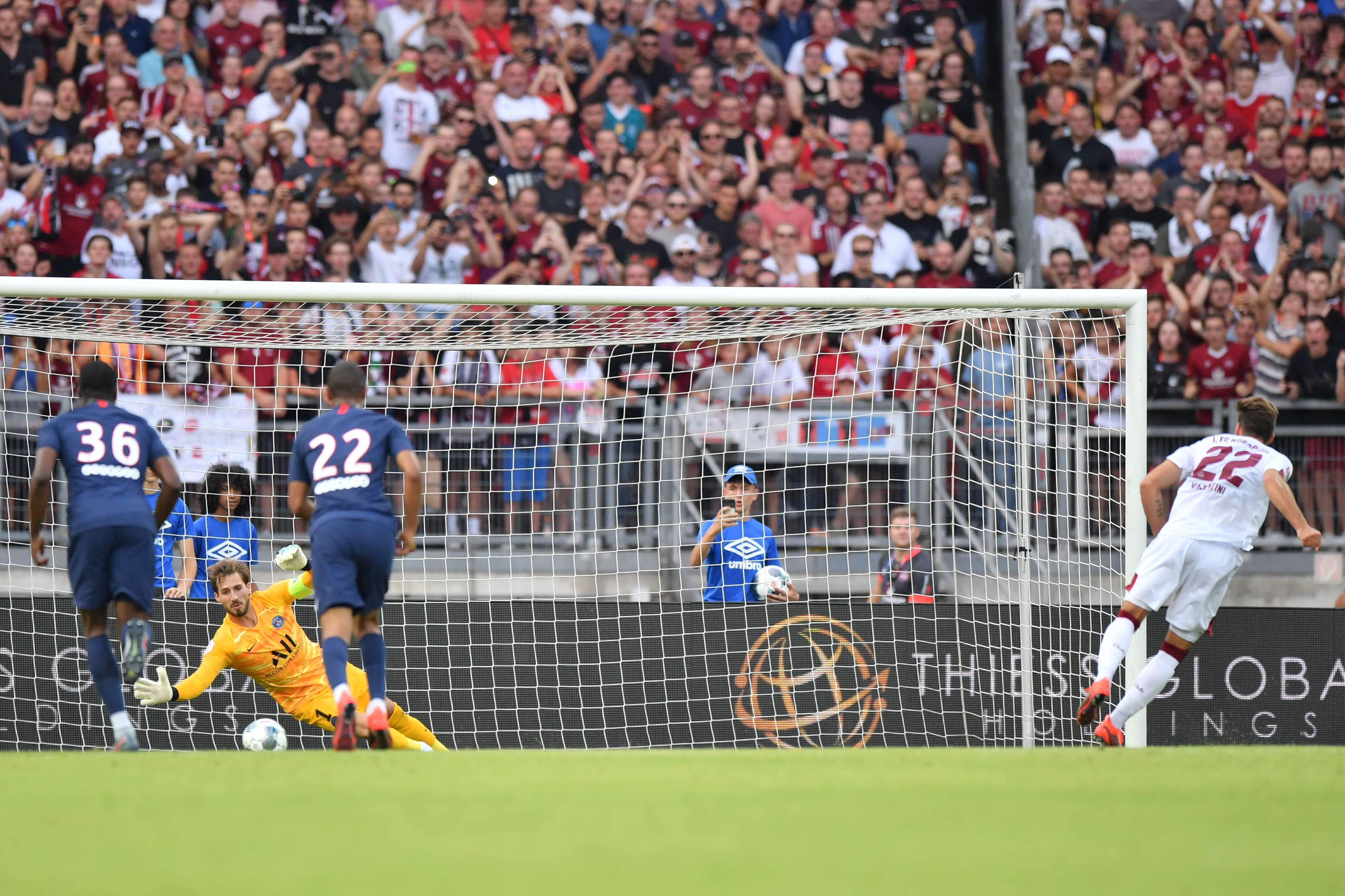 1. FC Nürnberg PSG friendly penalty Valentini