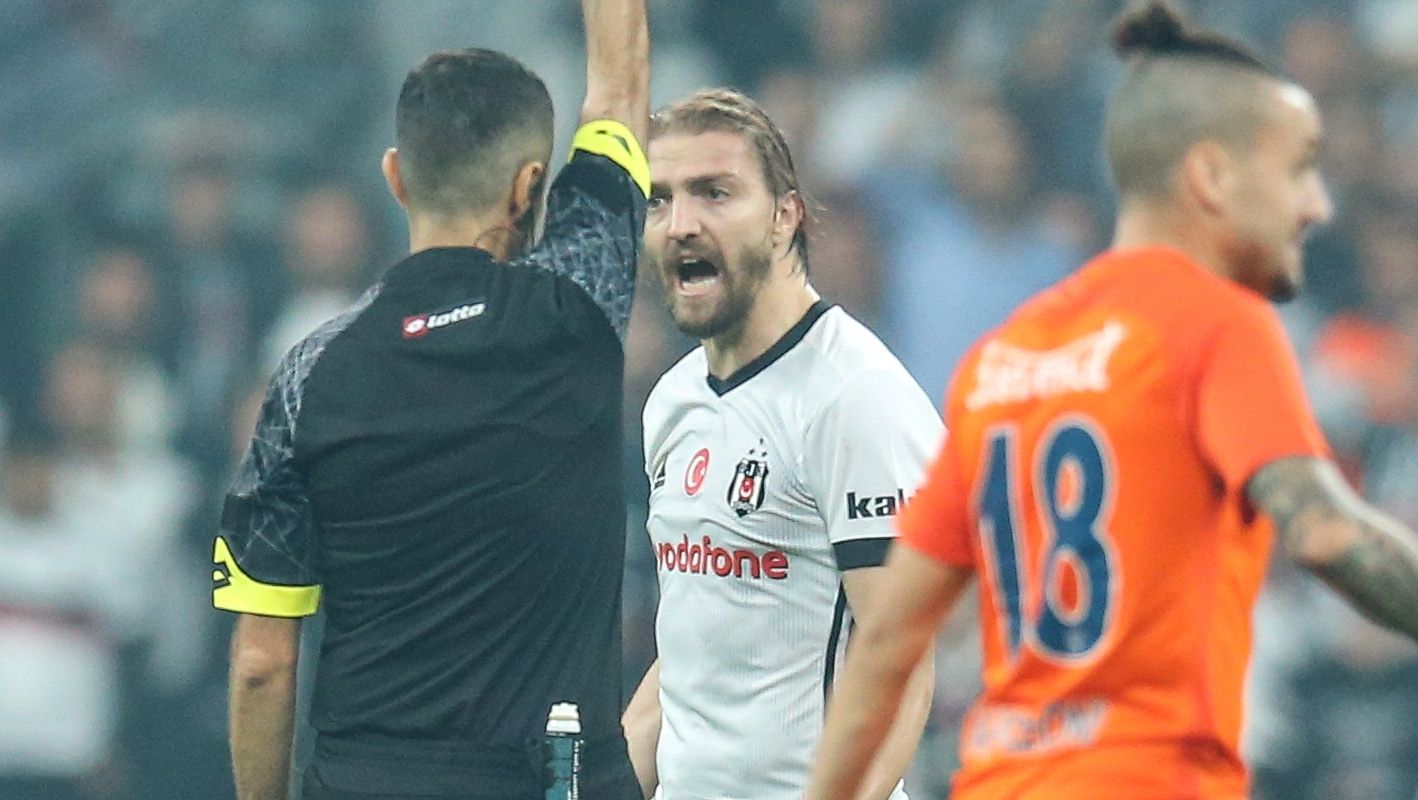 Caner Erkin Besiktas Basaksehir 10/23/17