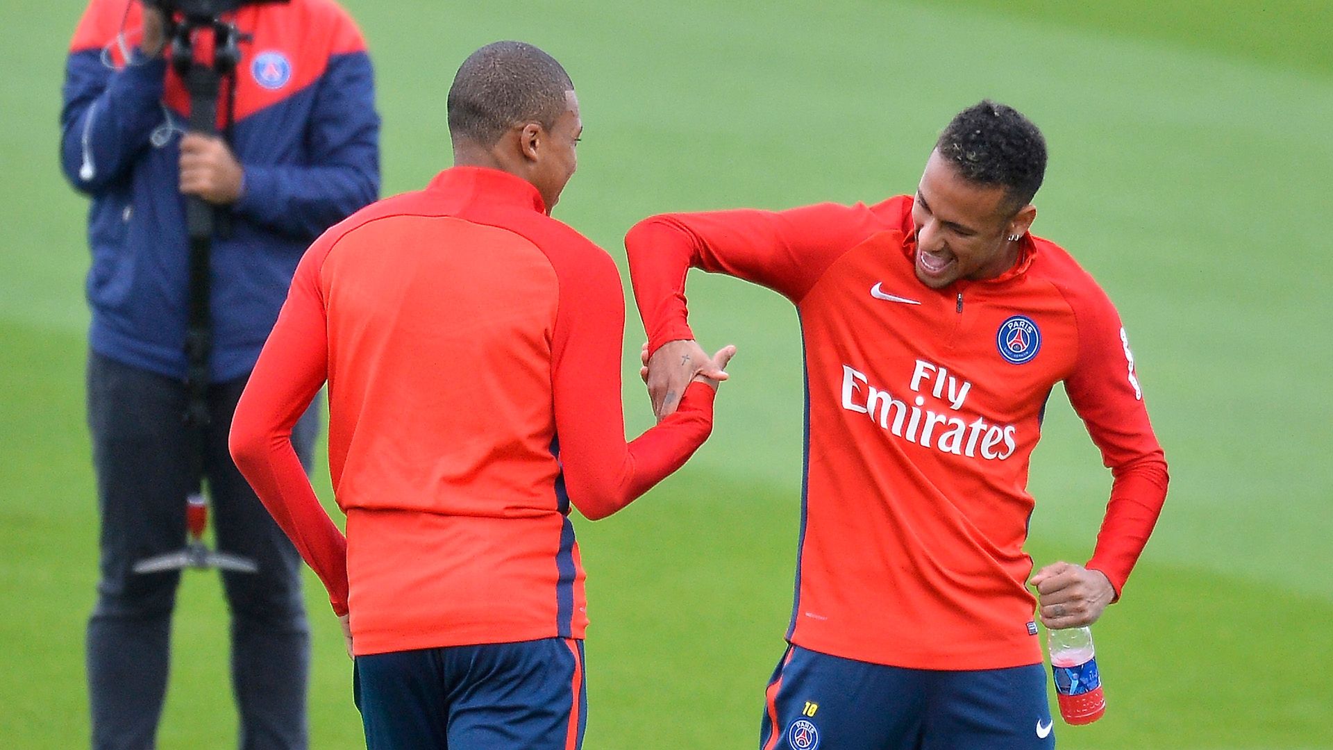 Mbappé e Neymar PSG 06 09 17