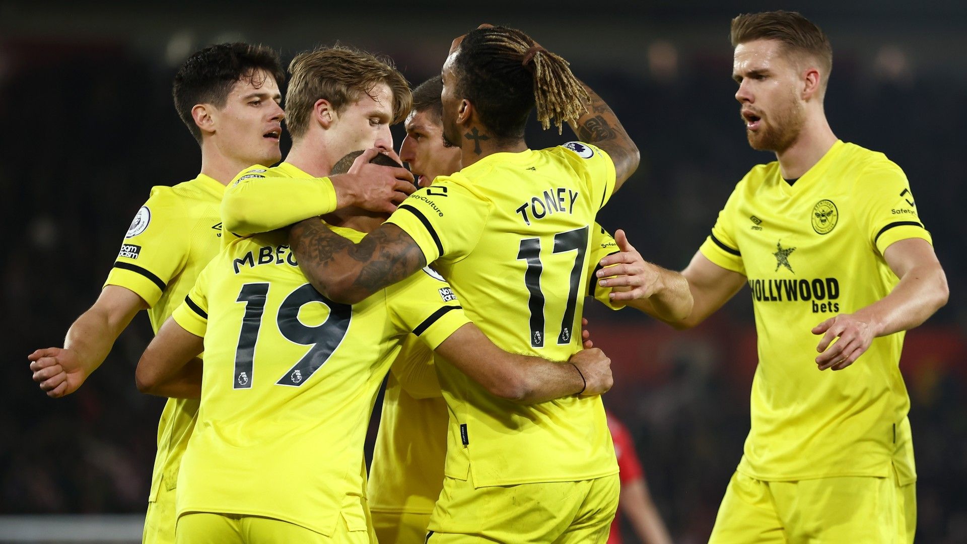 Brentford celebrate 2022