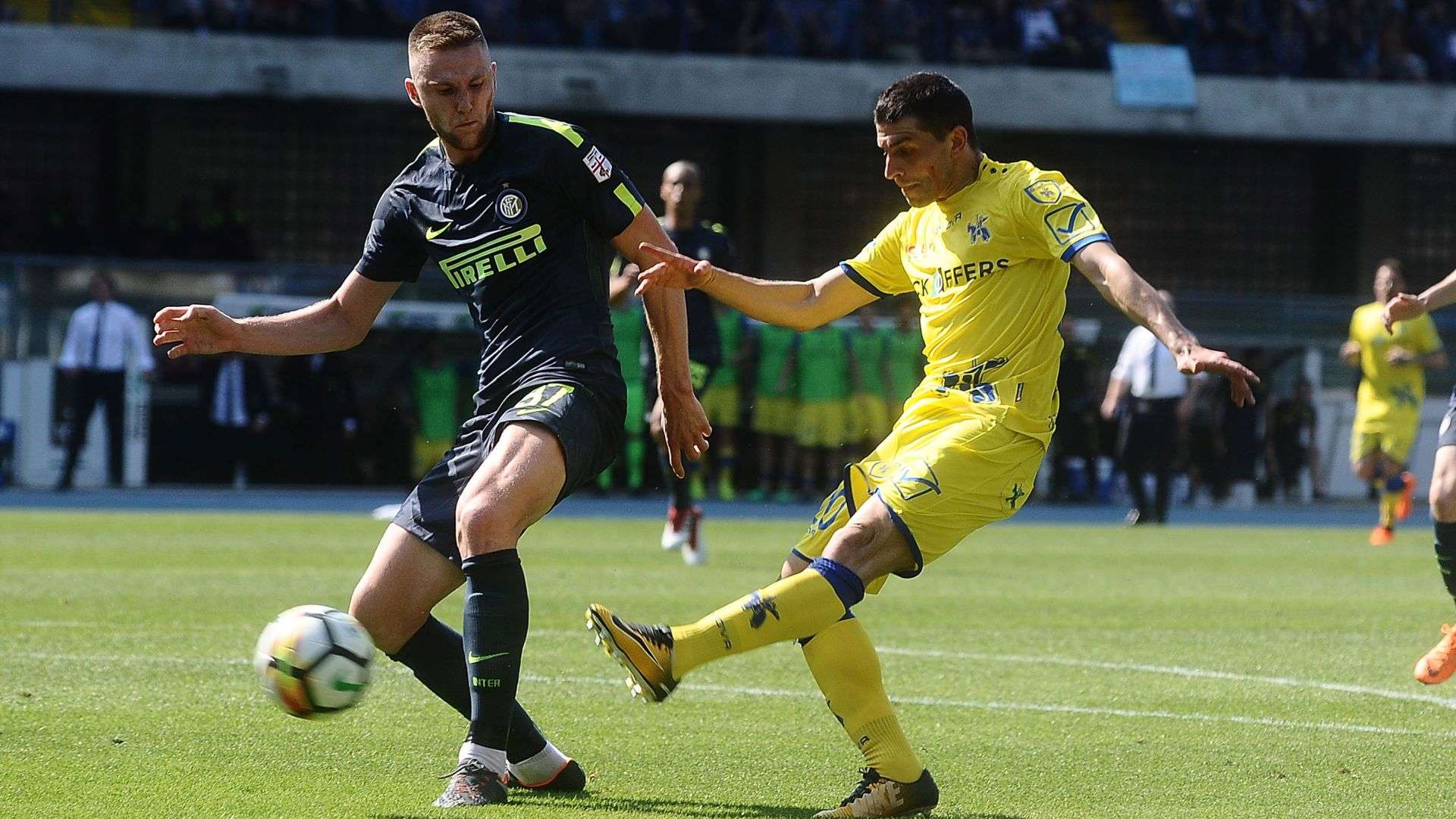 Manuel Pucciarelli Milan Skriniar Chievo Inter