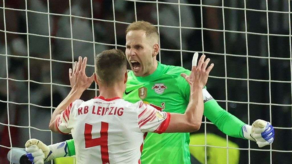 Gulácsi Péter - Willie Orban