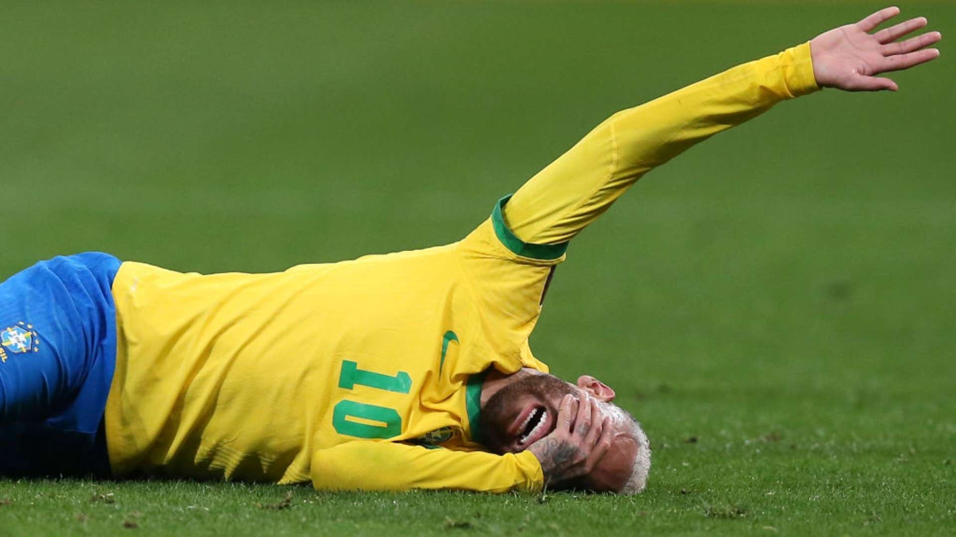Neymar con molestias físicas causa baja