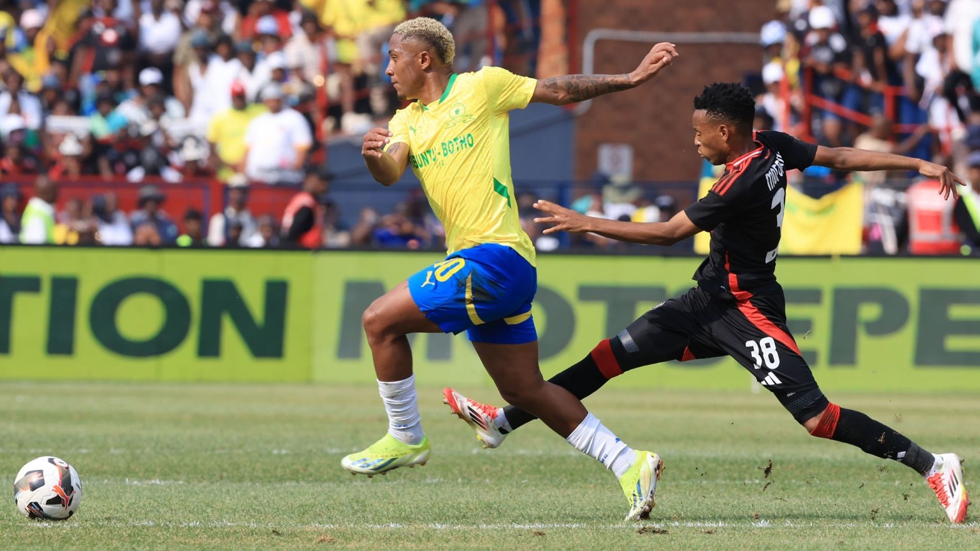 Lucas Ribeiro and Relebohile Mofokeng, Mamelodi Sundowns vs Orlando Pirates
