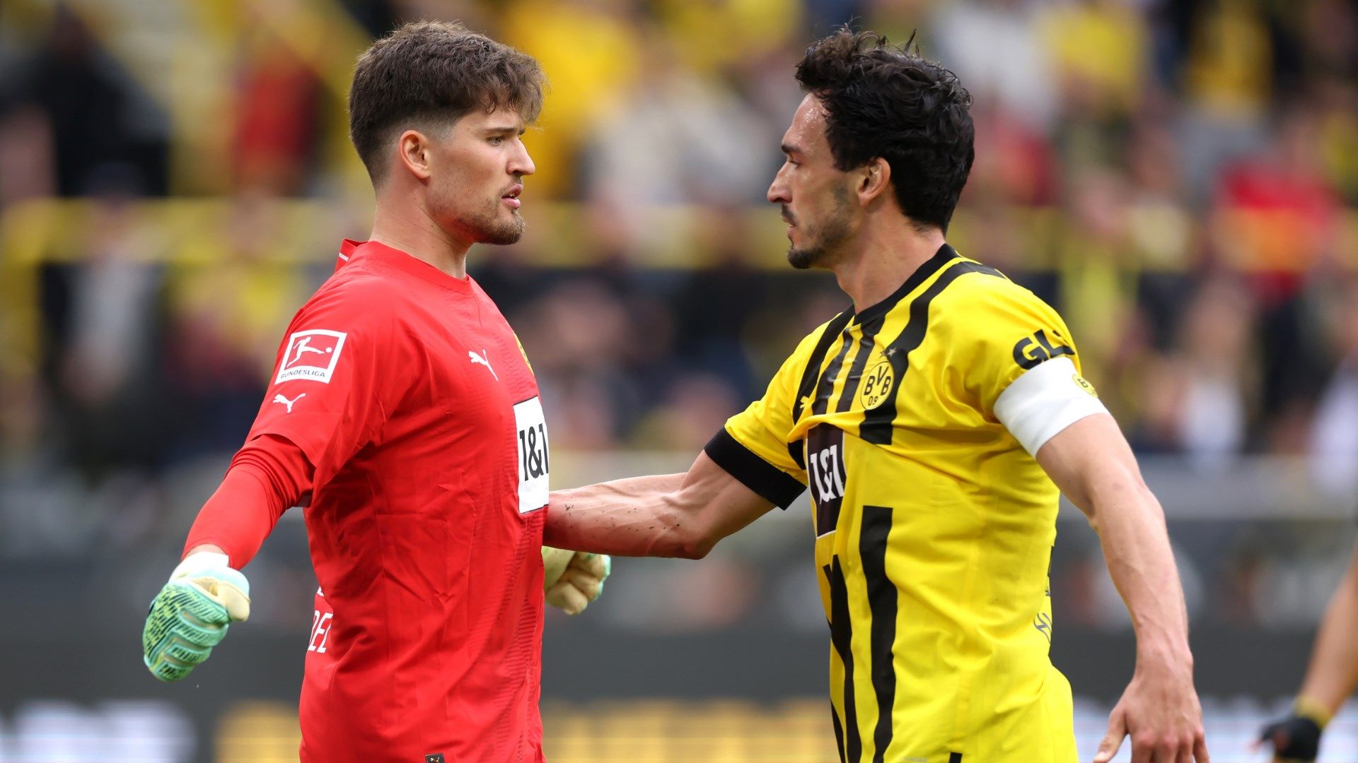 Gregor Kobel Mats Hummels Borussia Dortmund 2023