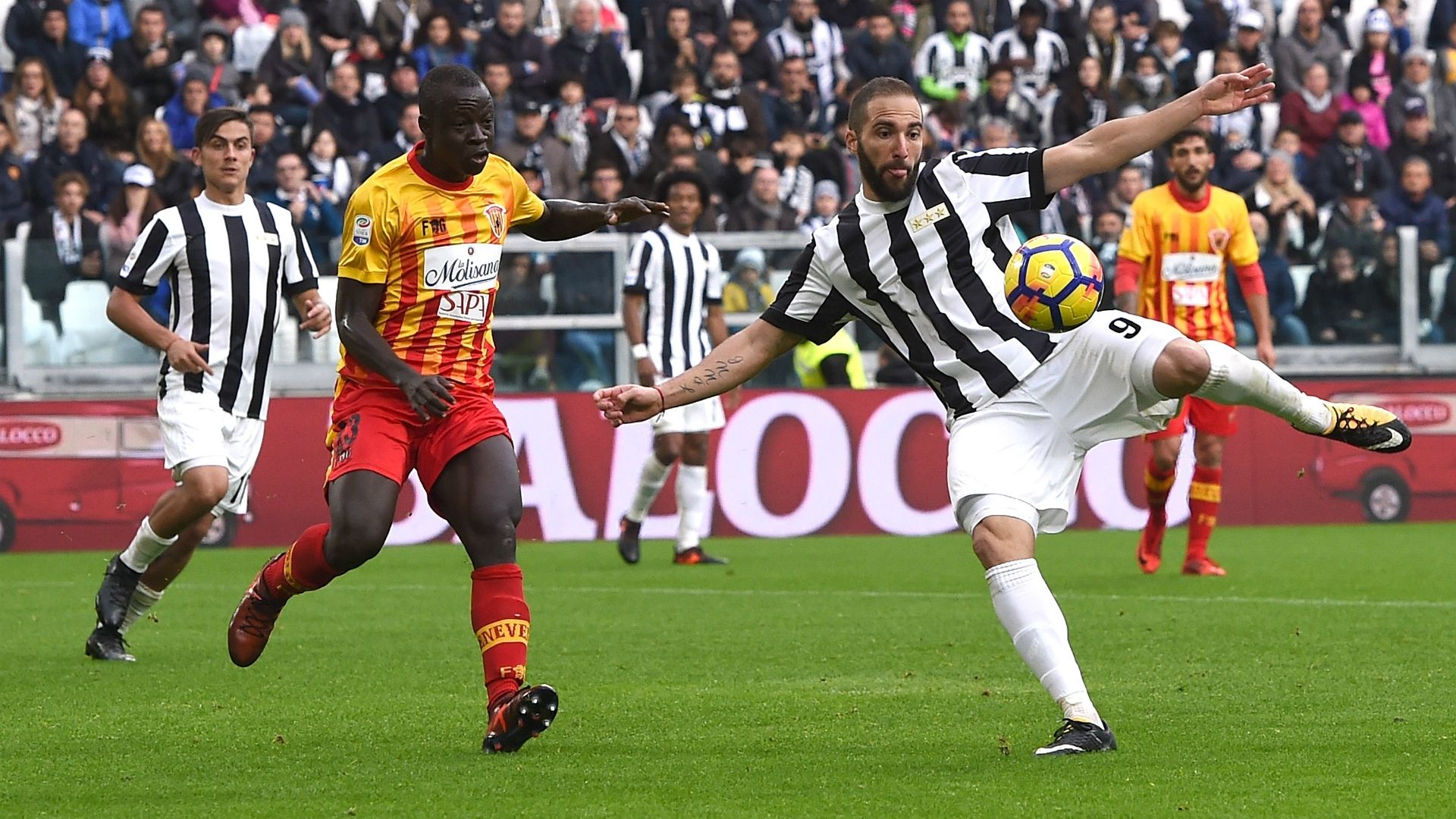 Higuain Juventus Benevento Serie A