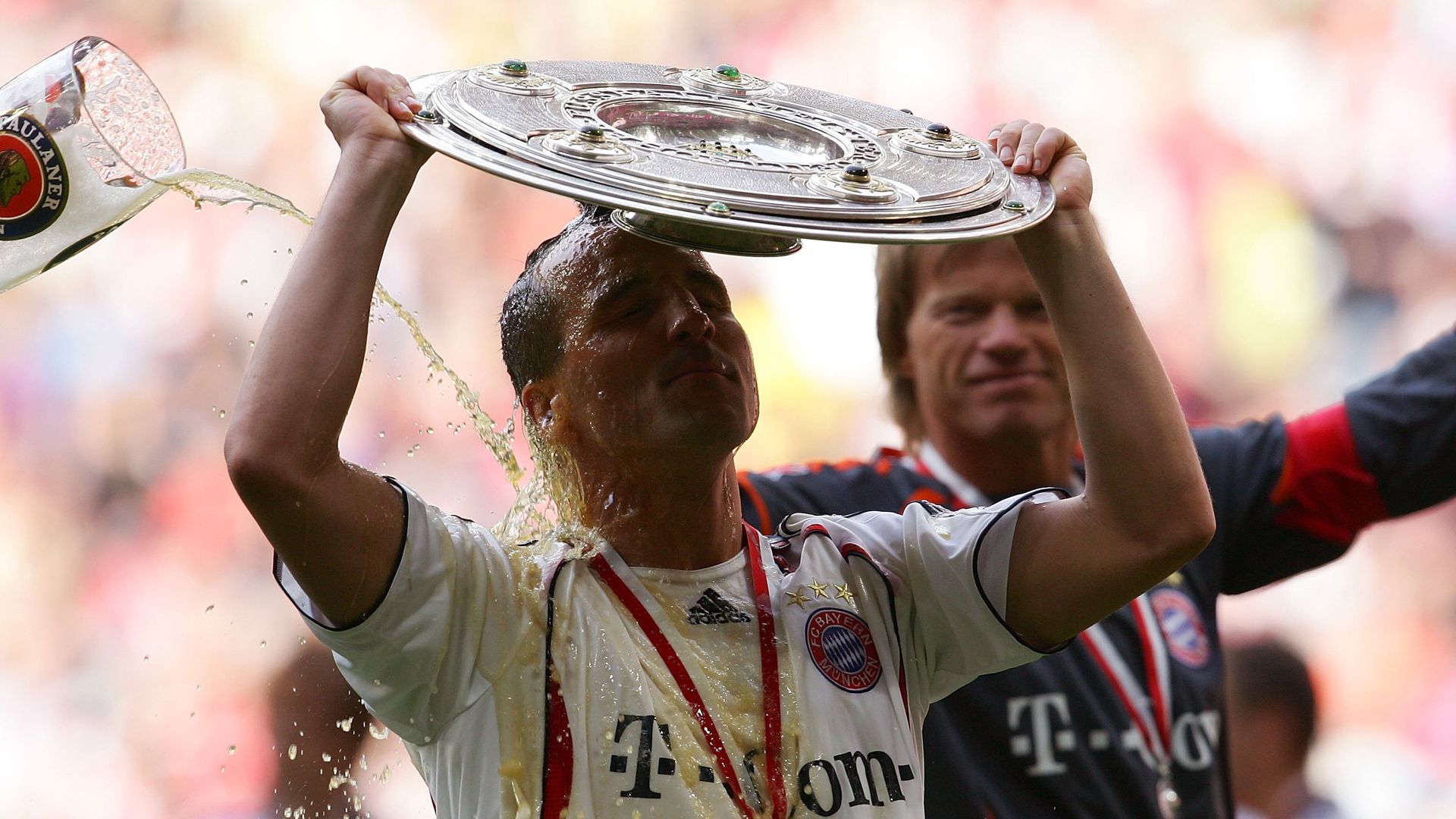 Jens Jeremies FC Bayern Meister Meisterschale