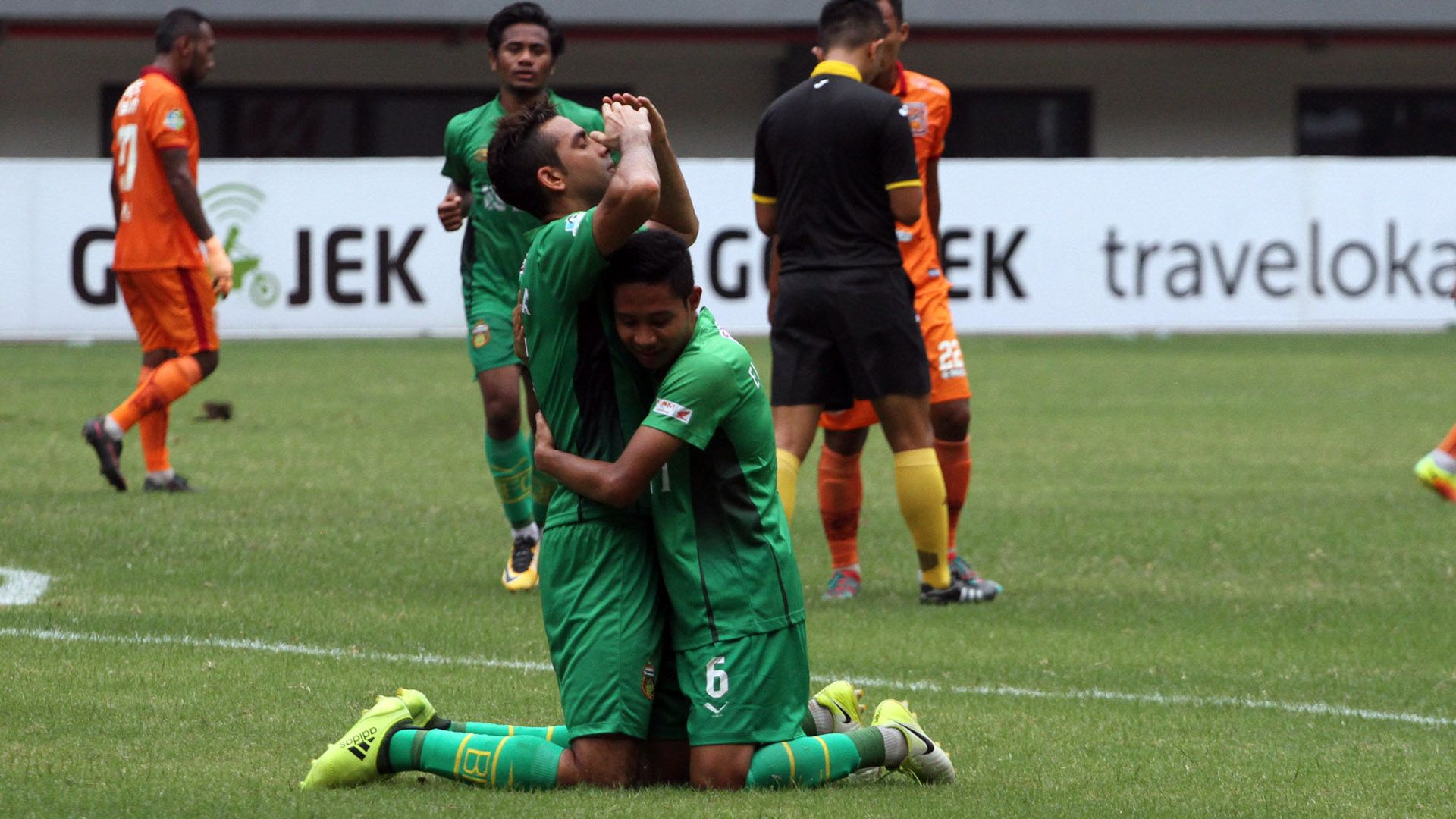 Ilija Spasojevic & Evan Dimas - Bhayangkara FC