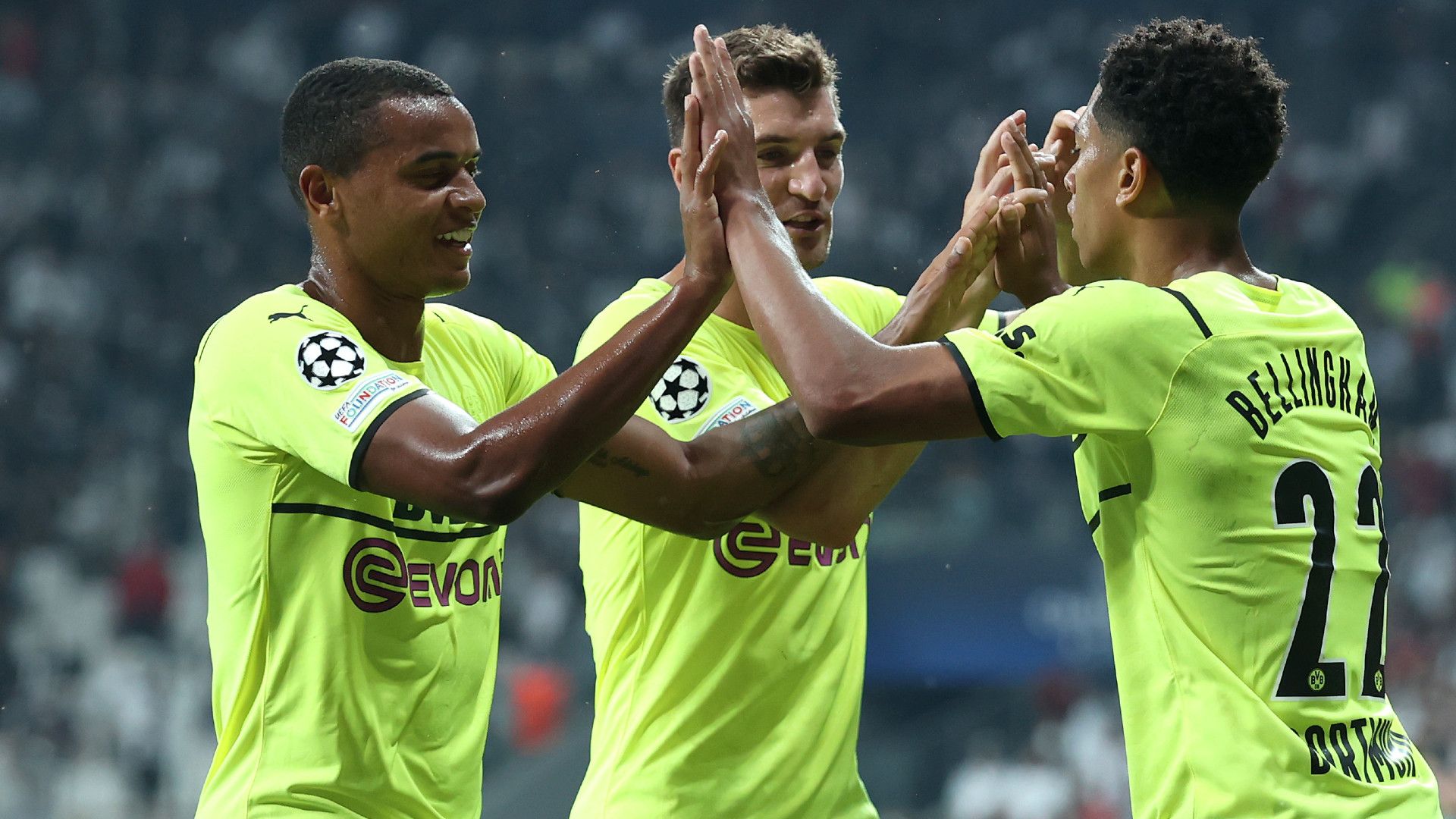 MANUEL AKANJI BORUSSIA DORTMUND UEFA CHAMPIONS LEAGUE 15092021