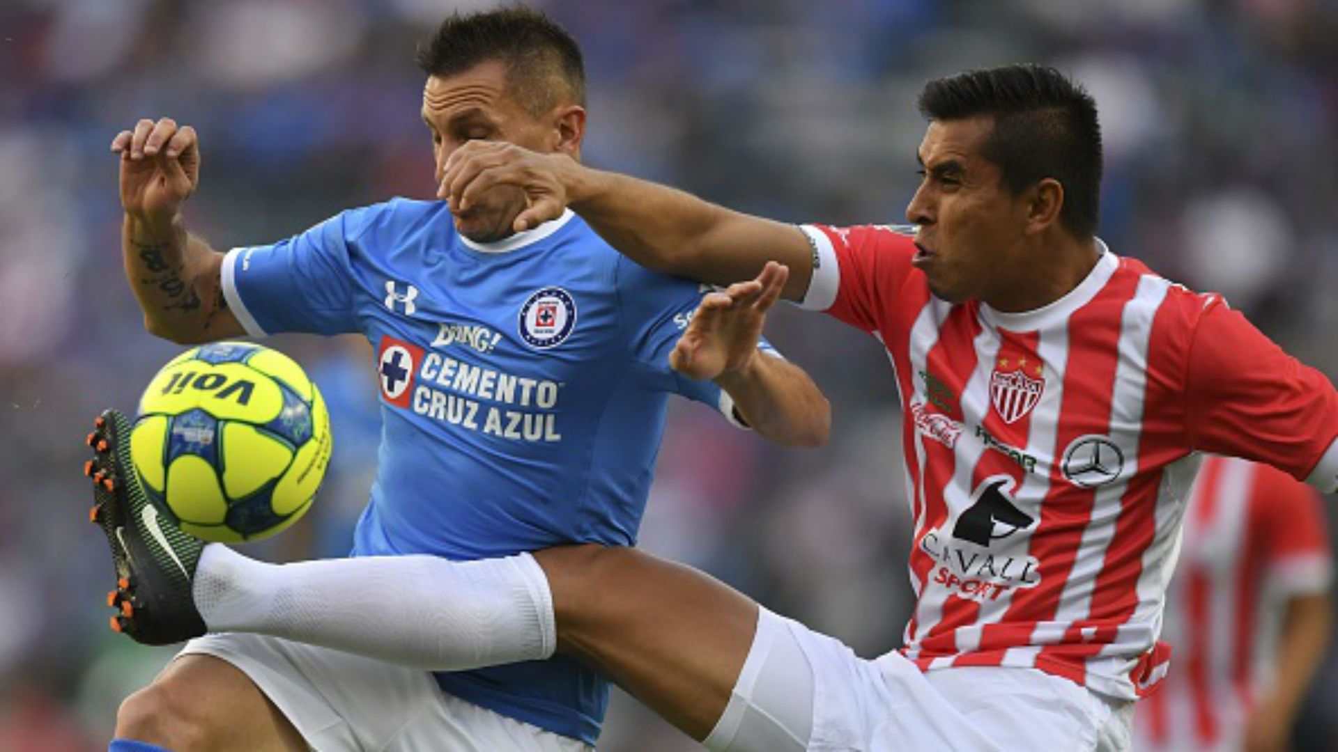 Jesús Isijara Cruz Azul Necaxa J1 C2017 Liga MX