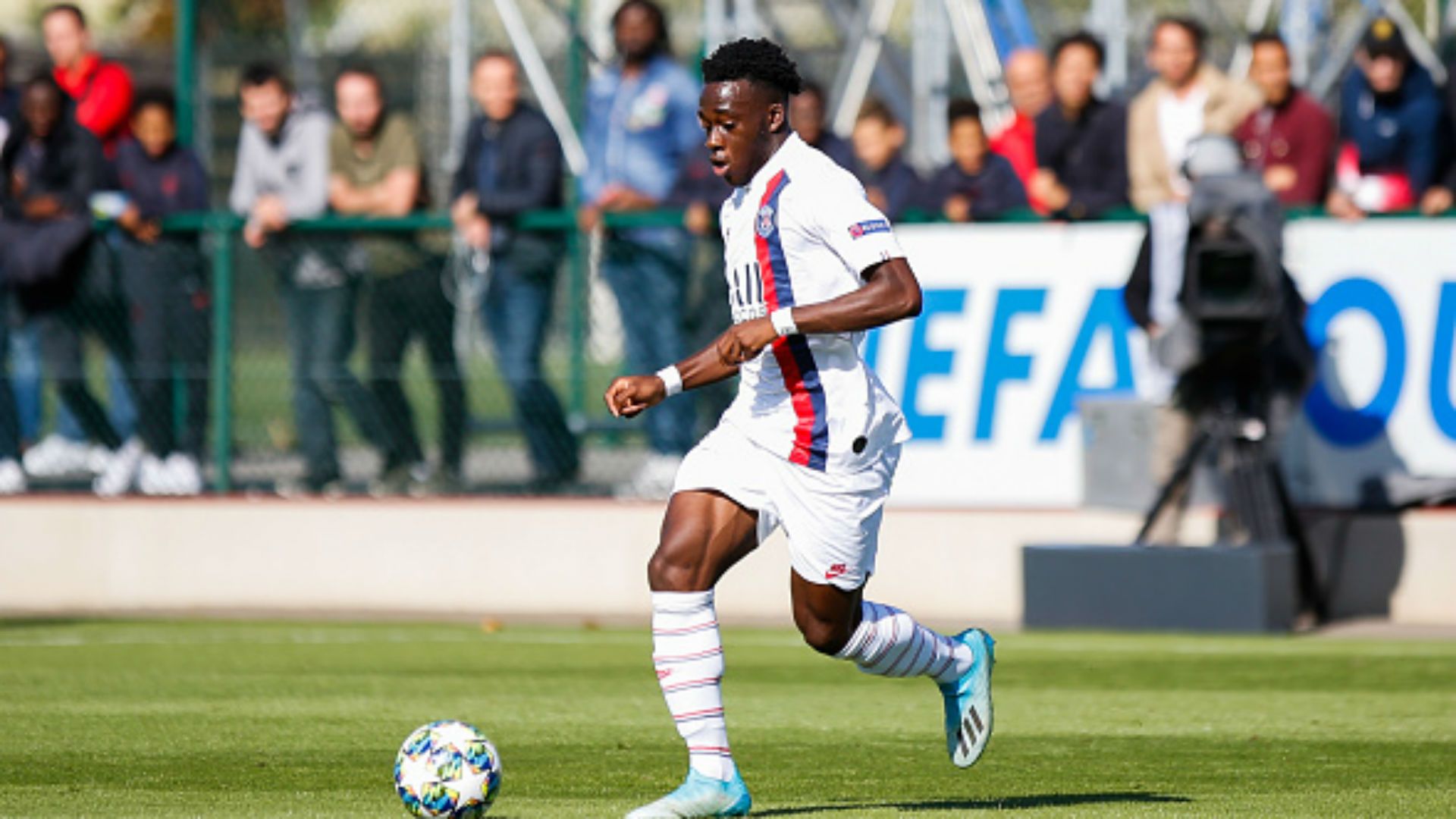 Arnaud Kalimuendo PSG U19