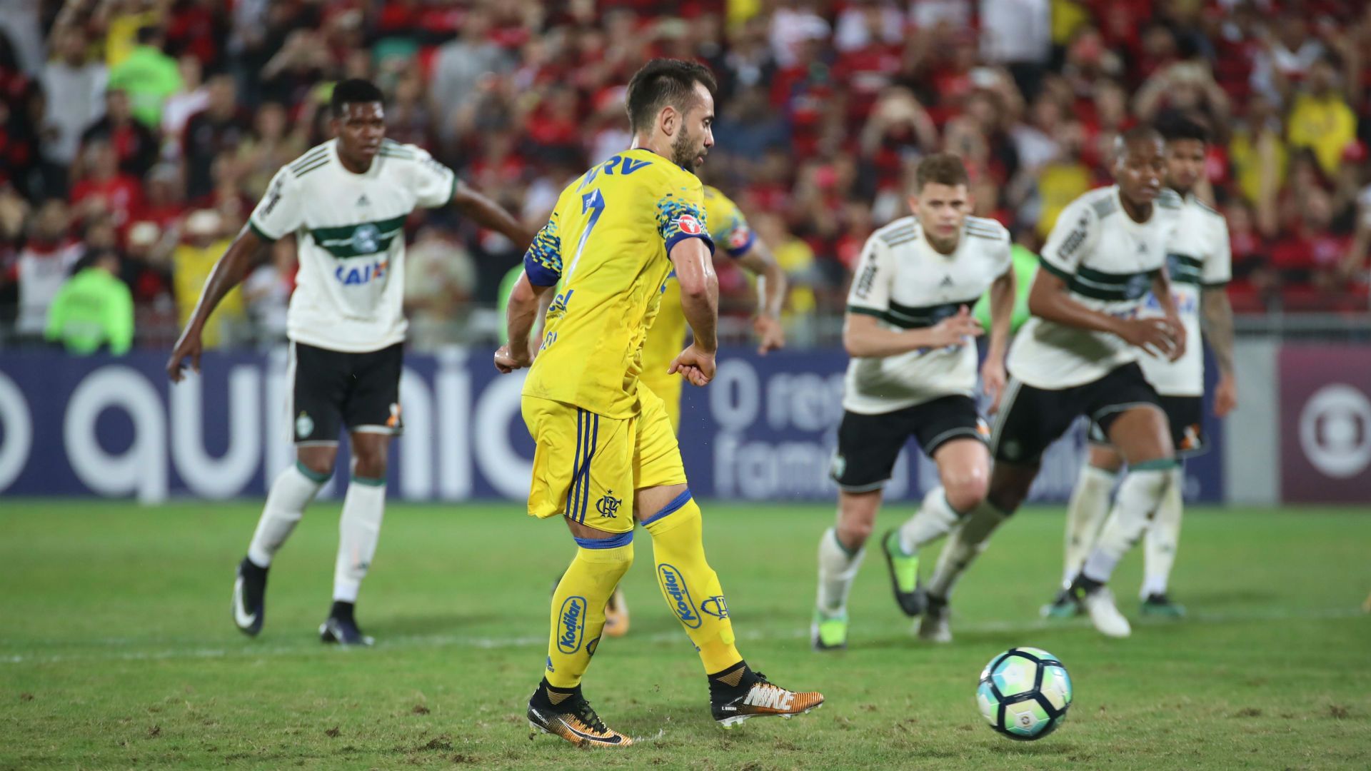 Everton Ribeiro Flamengo Coritiba Brasileirão 22 07 2017