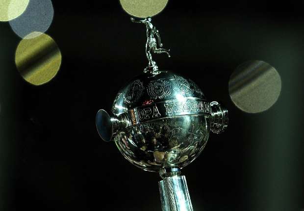 LOW RES DON'T USE Copa Libertadores trophy