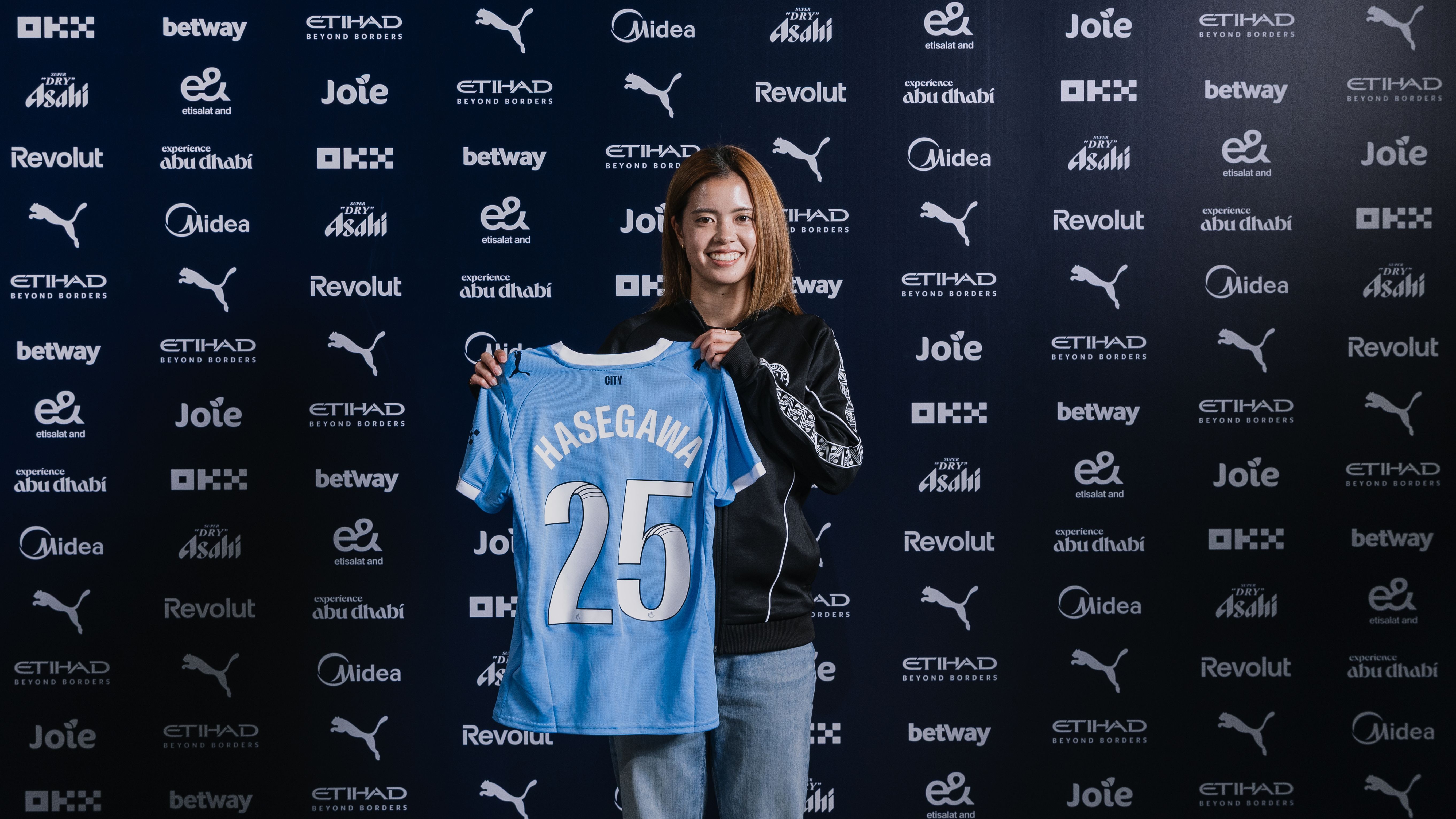 yui hasegawa manchester city